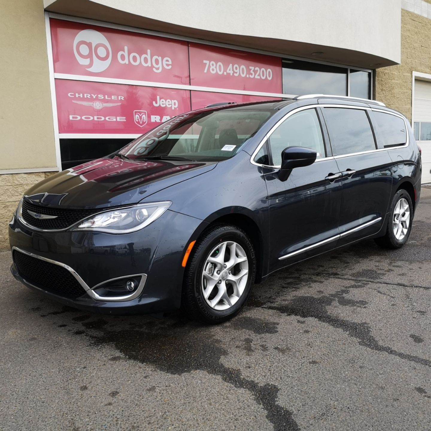 8 passenger chrysler pacifica for sale