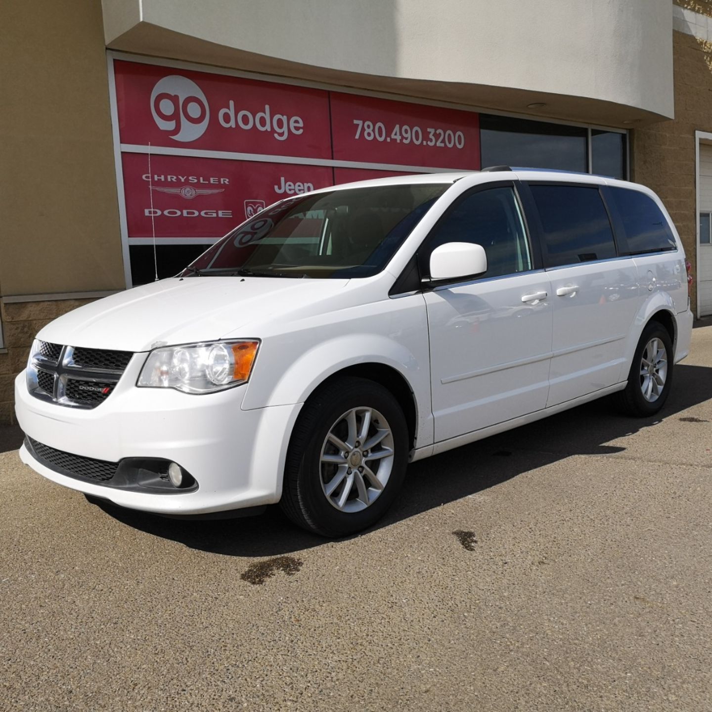 used dodge caravan 2016