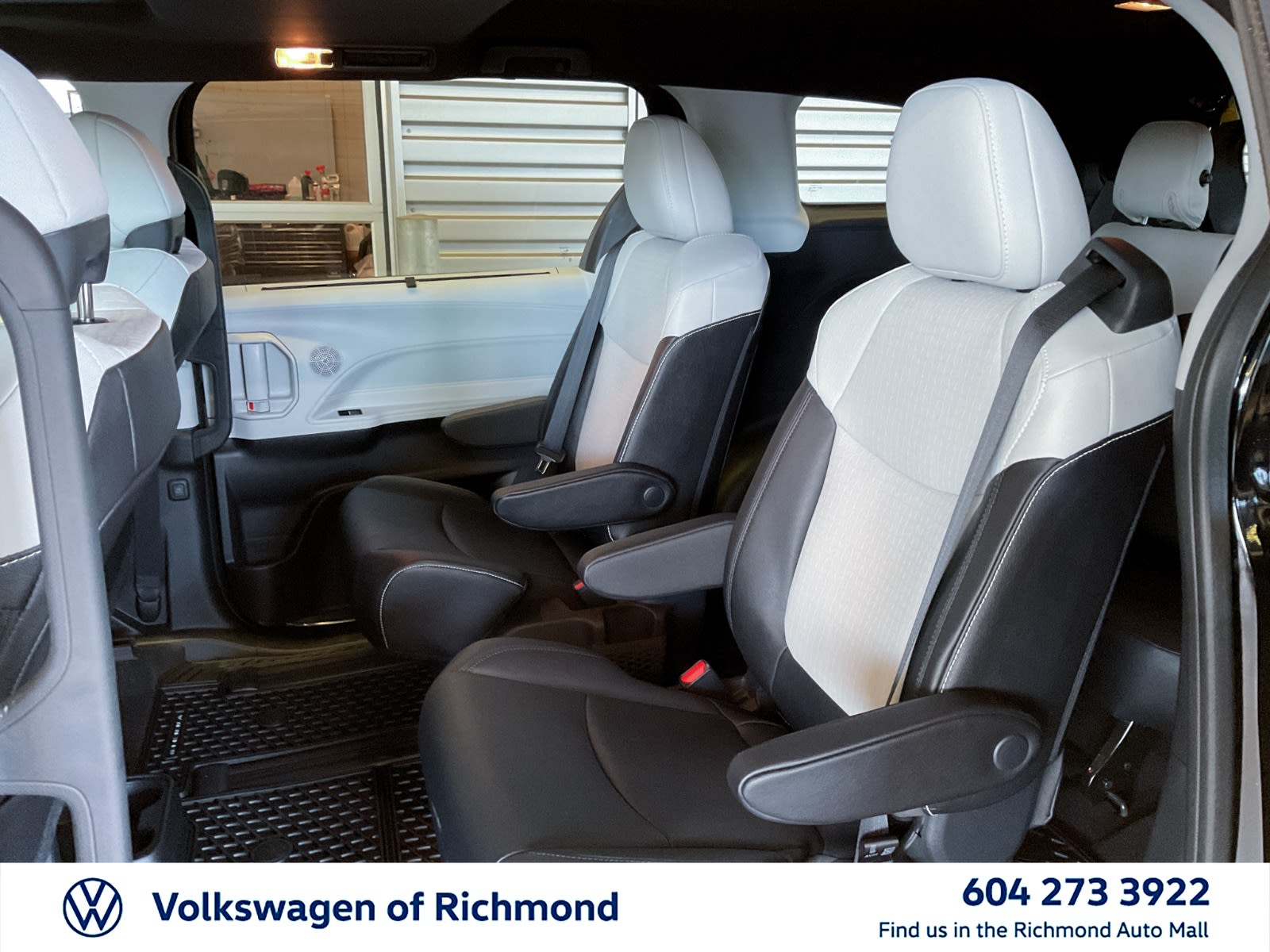 2025 Toyota Sienna XSE, Vancouver, Cash