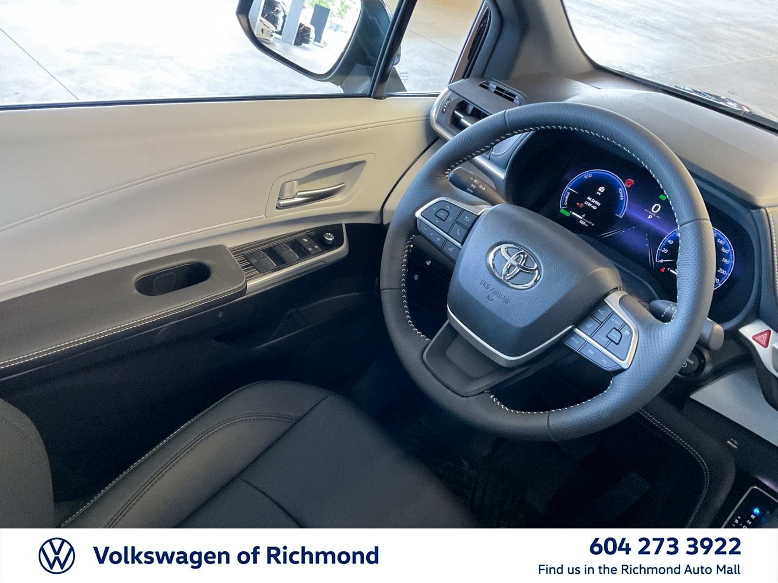 2025 Toyota Sienna XSE, Vancouver, Cash