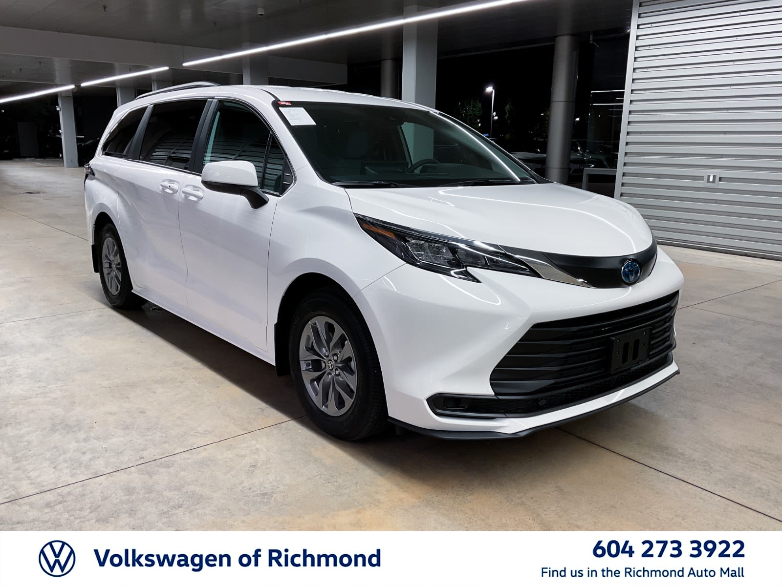 2025 Toyota Sienna LE, Vancouver, Cash