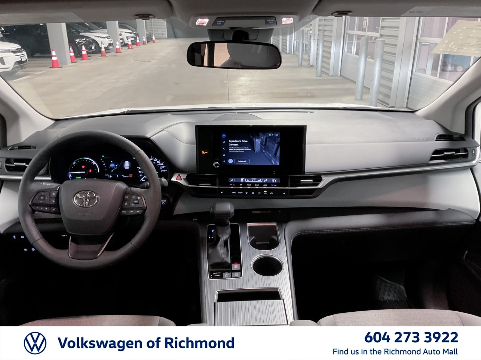 2025 Toyota Sienna LE, Vancouver, Cash