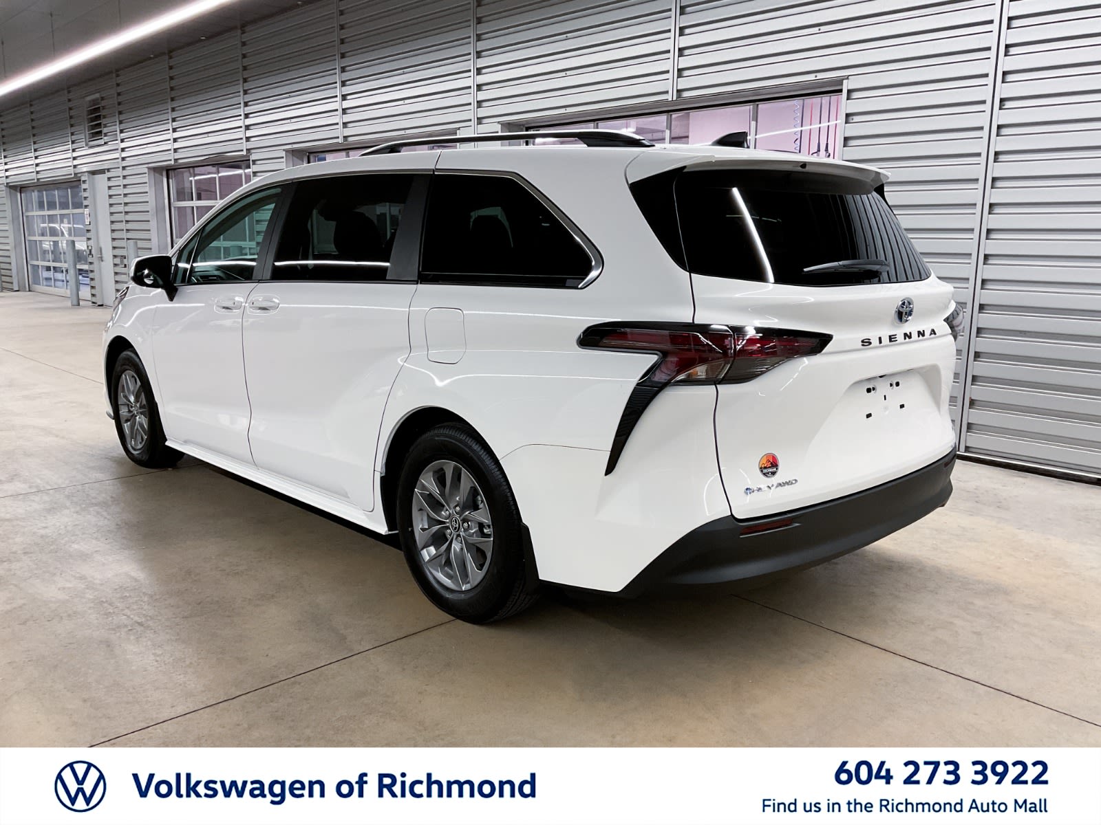 2025 Toyota Sienna LE, Vancouver, Cash
