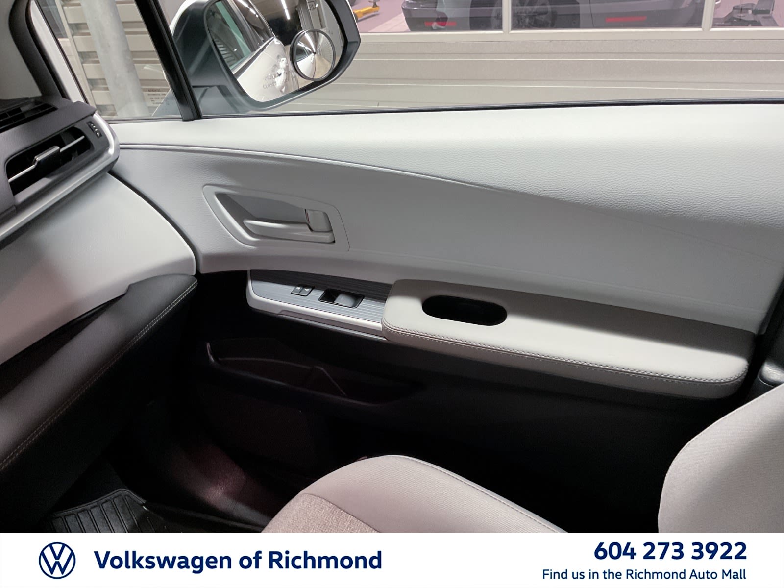 2025 Toyota Sienna LE, Vancouver, Cash