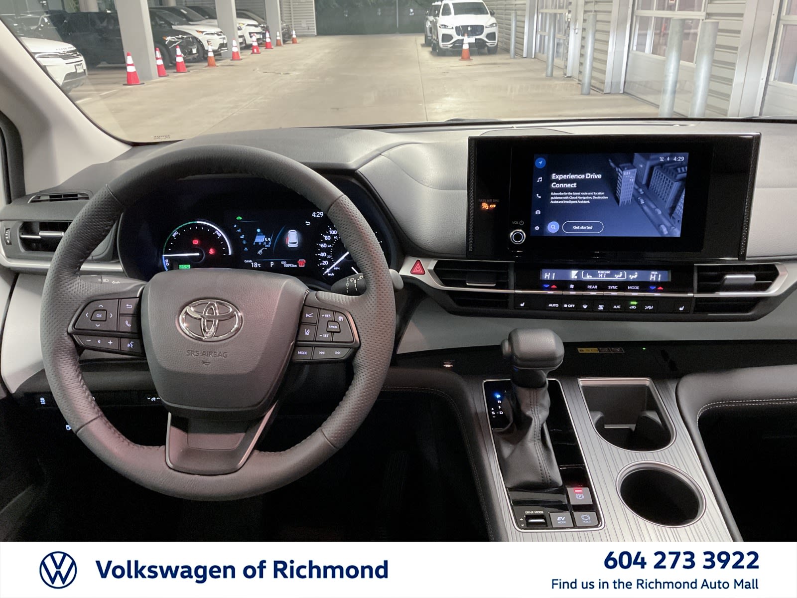 2025 Toyota Sienna LE, Vancouver, Cash