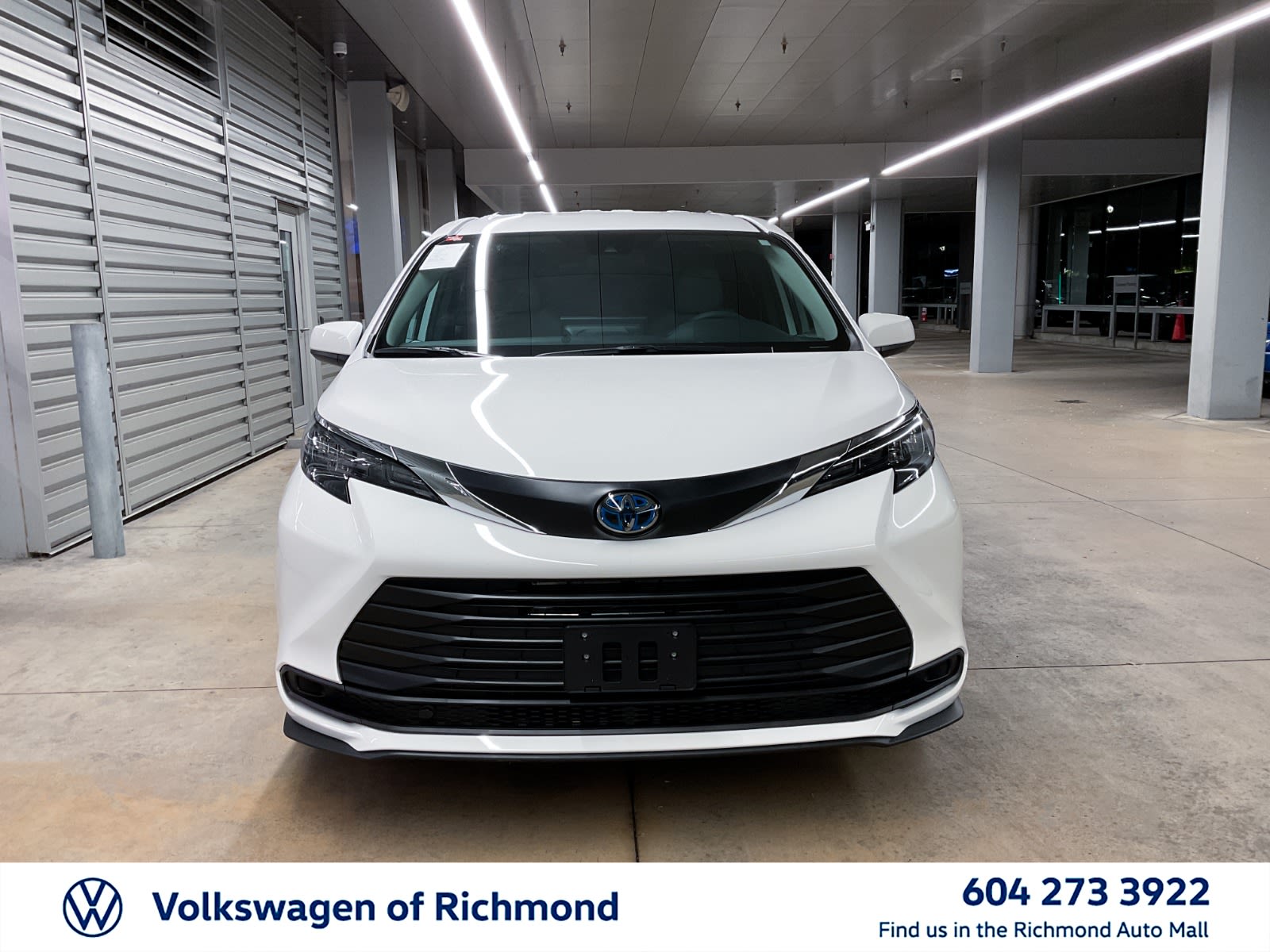 2025 Toyota Sienna LE, Vancouver, Cash