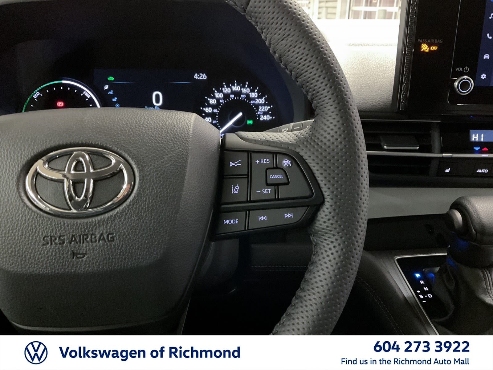 2025 Toyota Sienna LE, Vancouver, Cash