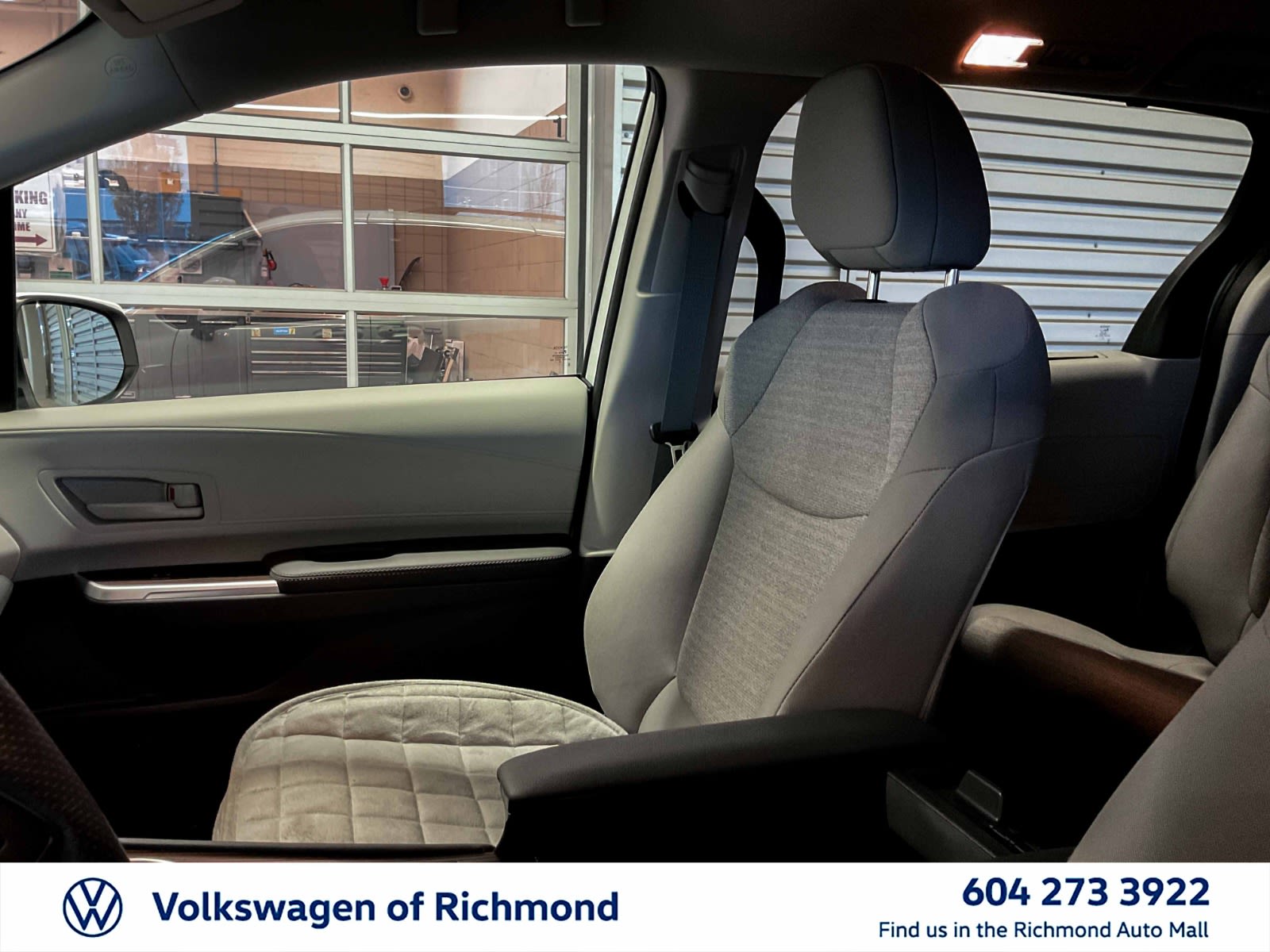 2024 Toyota Sienna LE, 温哥华, 全款车