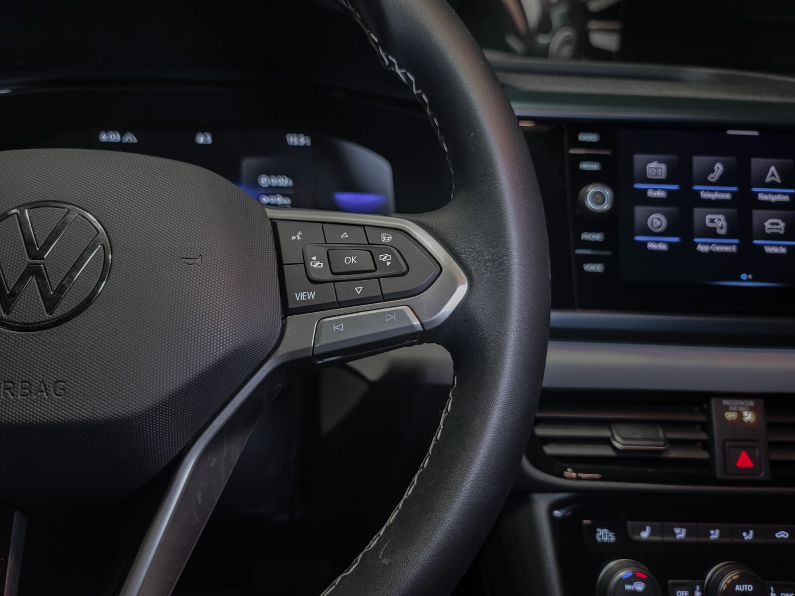 2023 Volkswagen Taos Comfortline, Vancouver, Cash