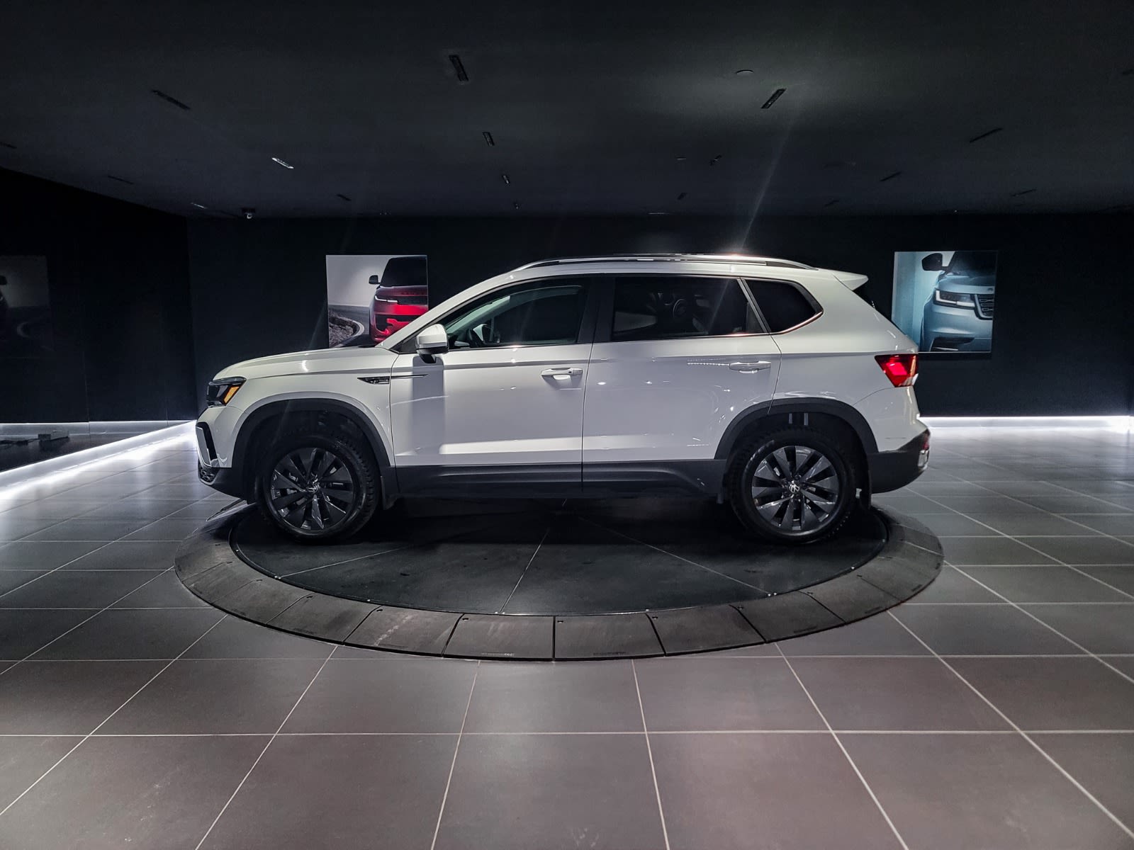 2023 Volkswagen Taos Comfortline, Vancouver, Cash