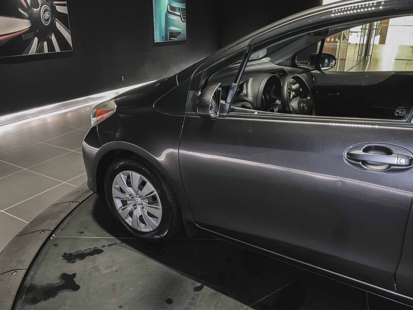 2012 Toyota Yaris LE, 温哥华, 全款车