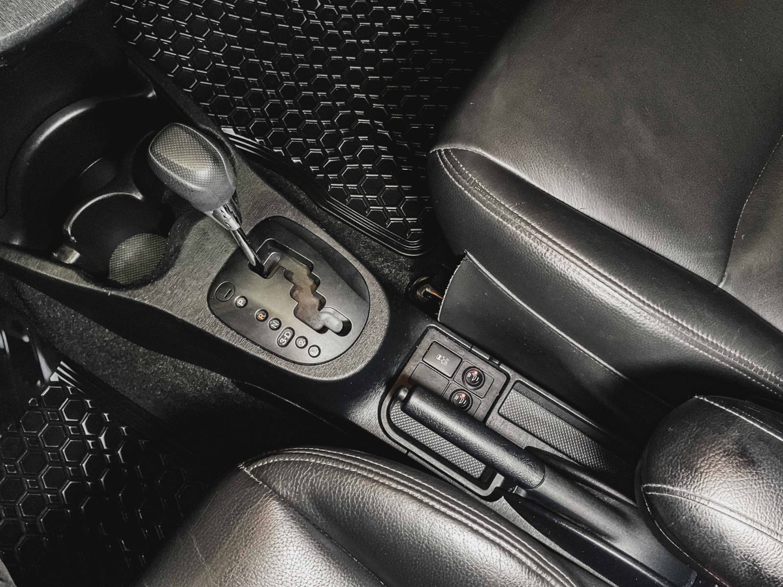 2012 Toyota Yaris LE, 温哥华, 全款车