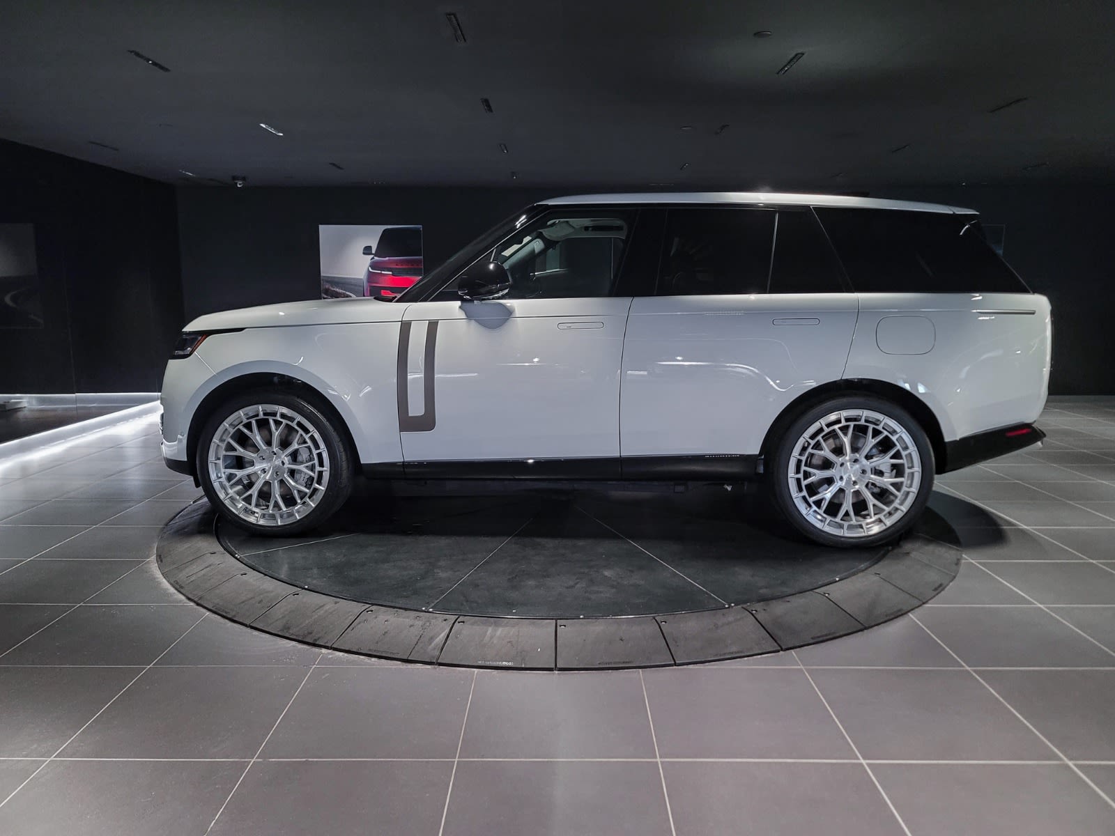 2025 Land Rover Range Rover SE, Vancouver, Cash