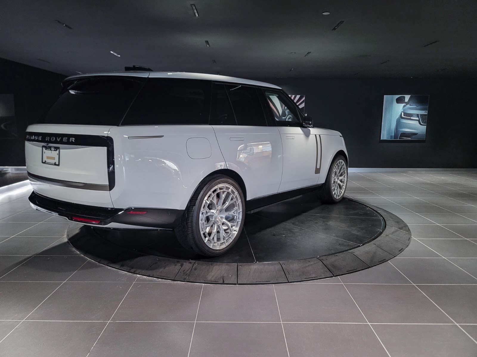 2025 Land Rover Range Rover SE, Vancouver, Cash