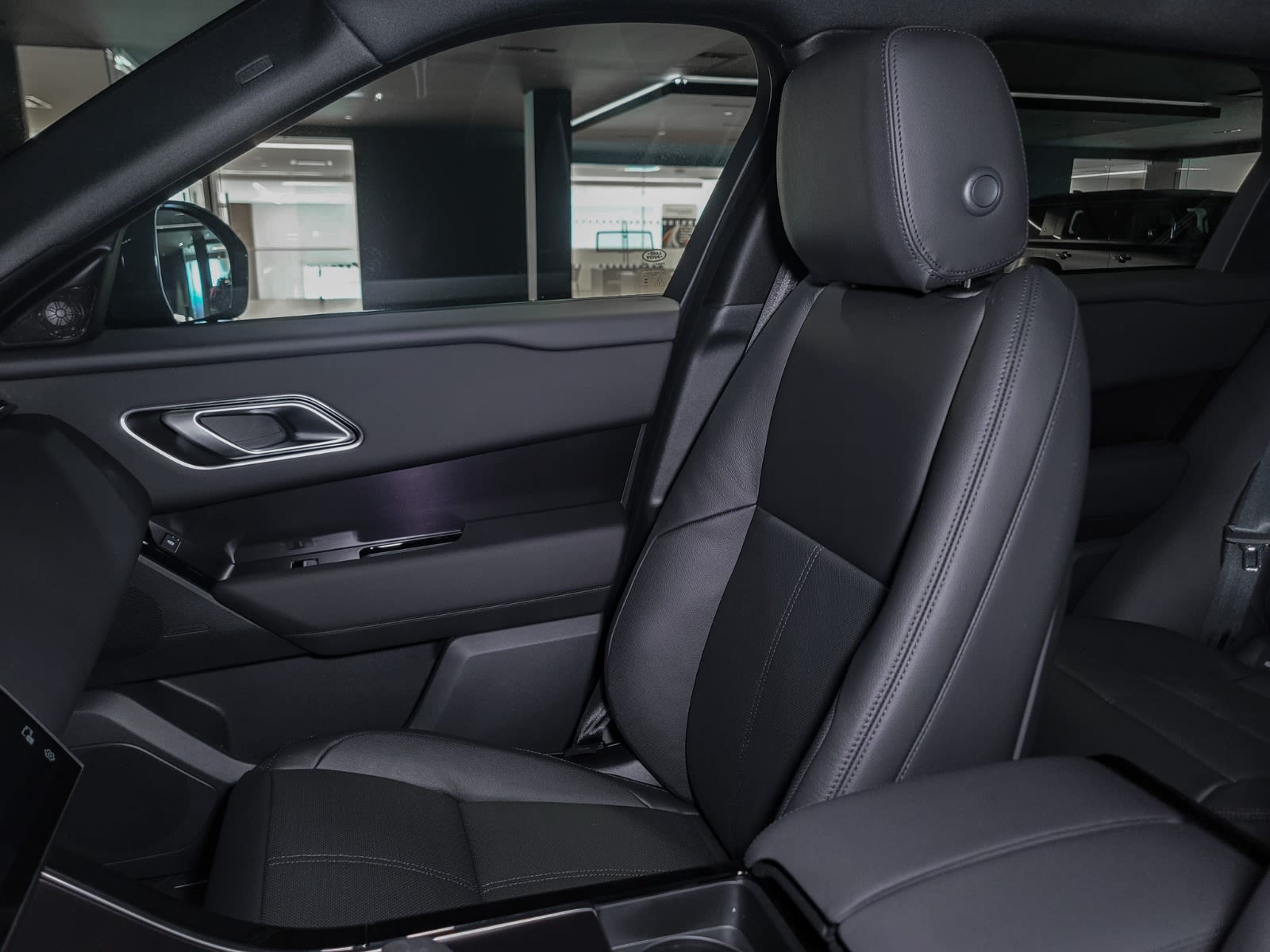 2026 Land Rover Range Rover Velar Dynamic SE, Vancouver, Cash