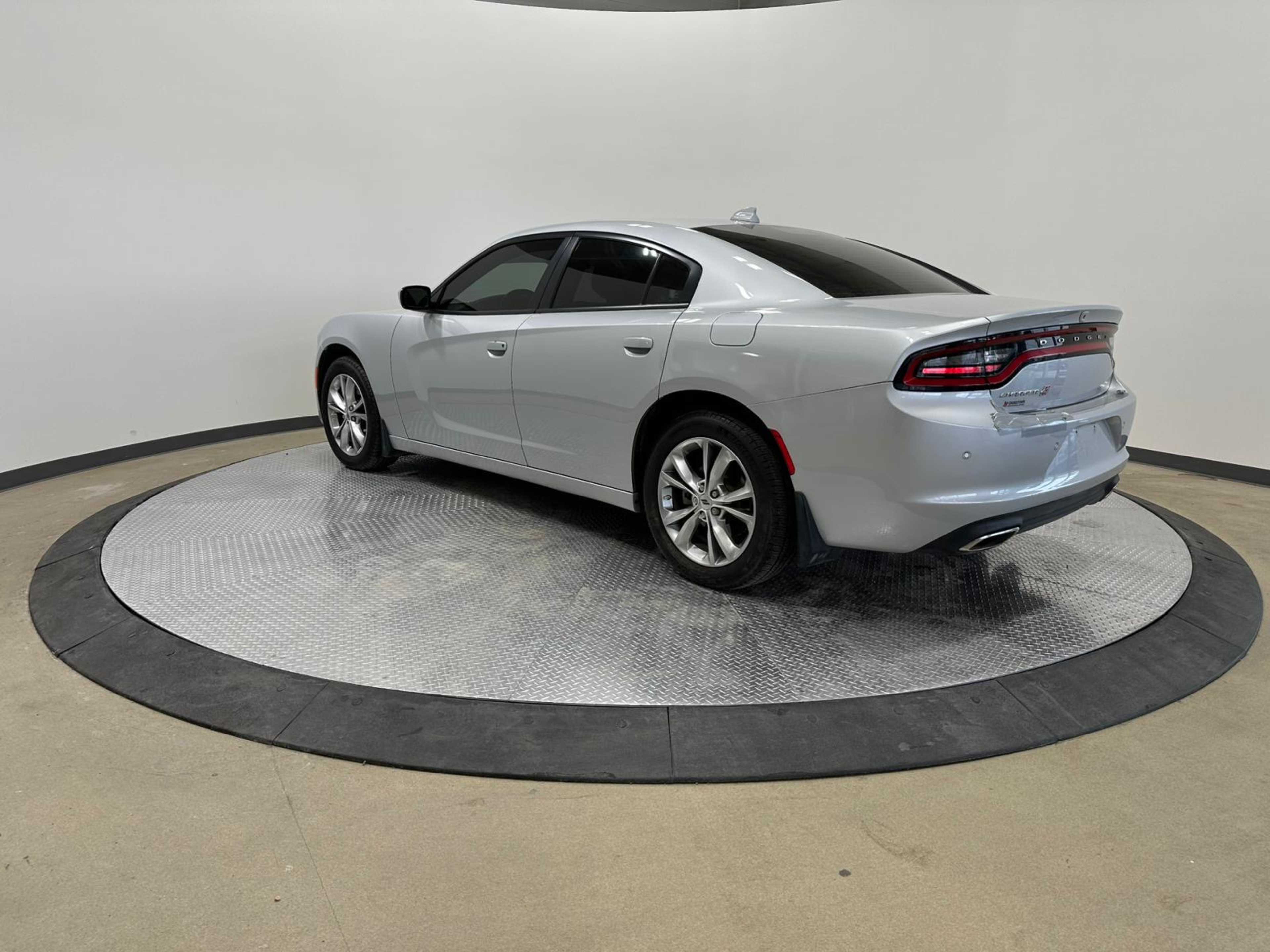 2022 Dodge Charger SXT AWD photo 4