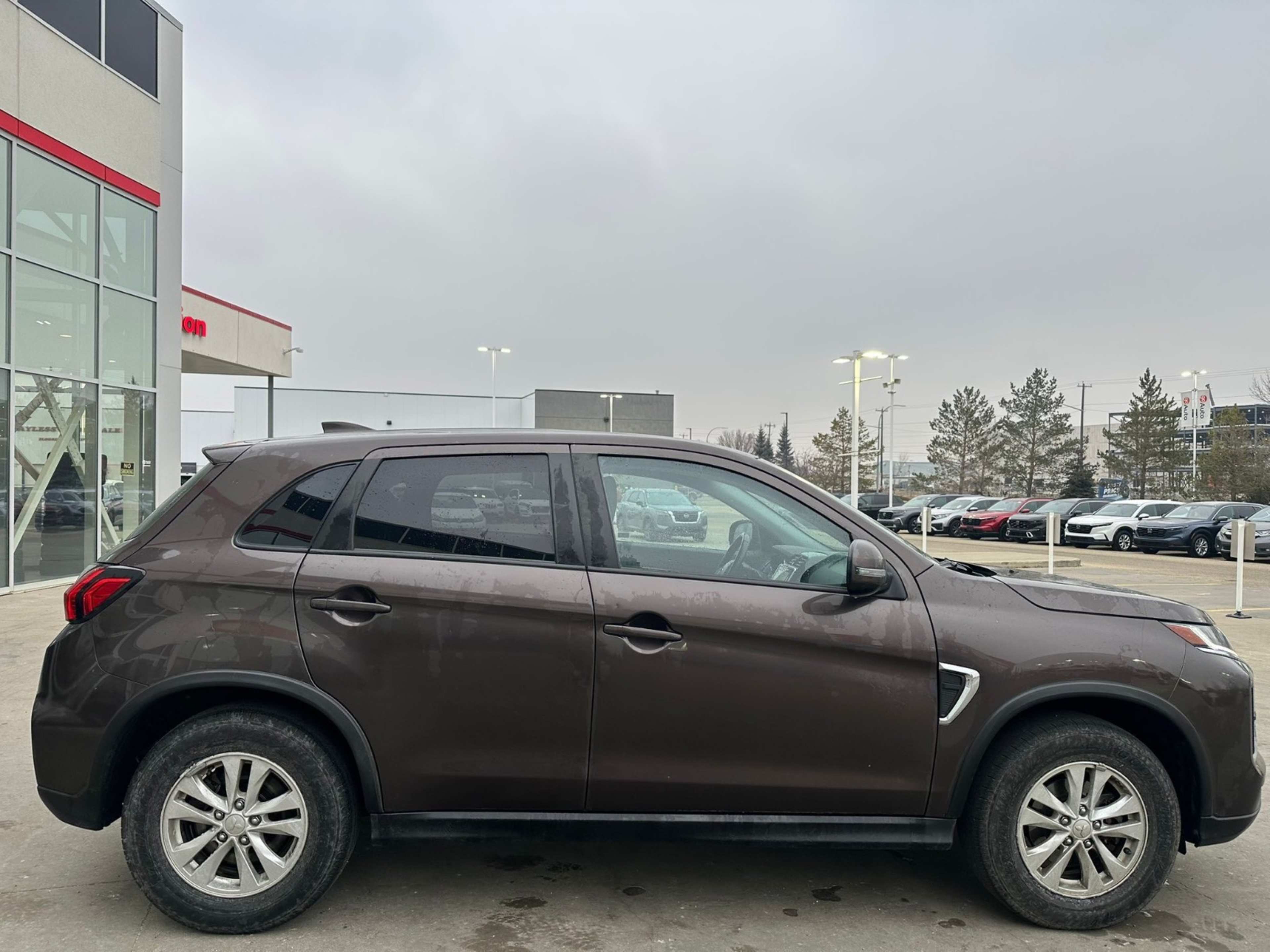 2021 Mitsubishi RVR photo 3