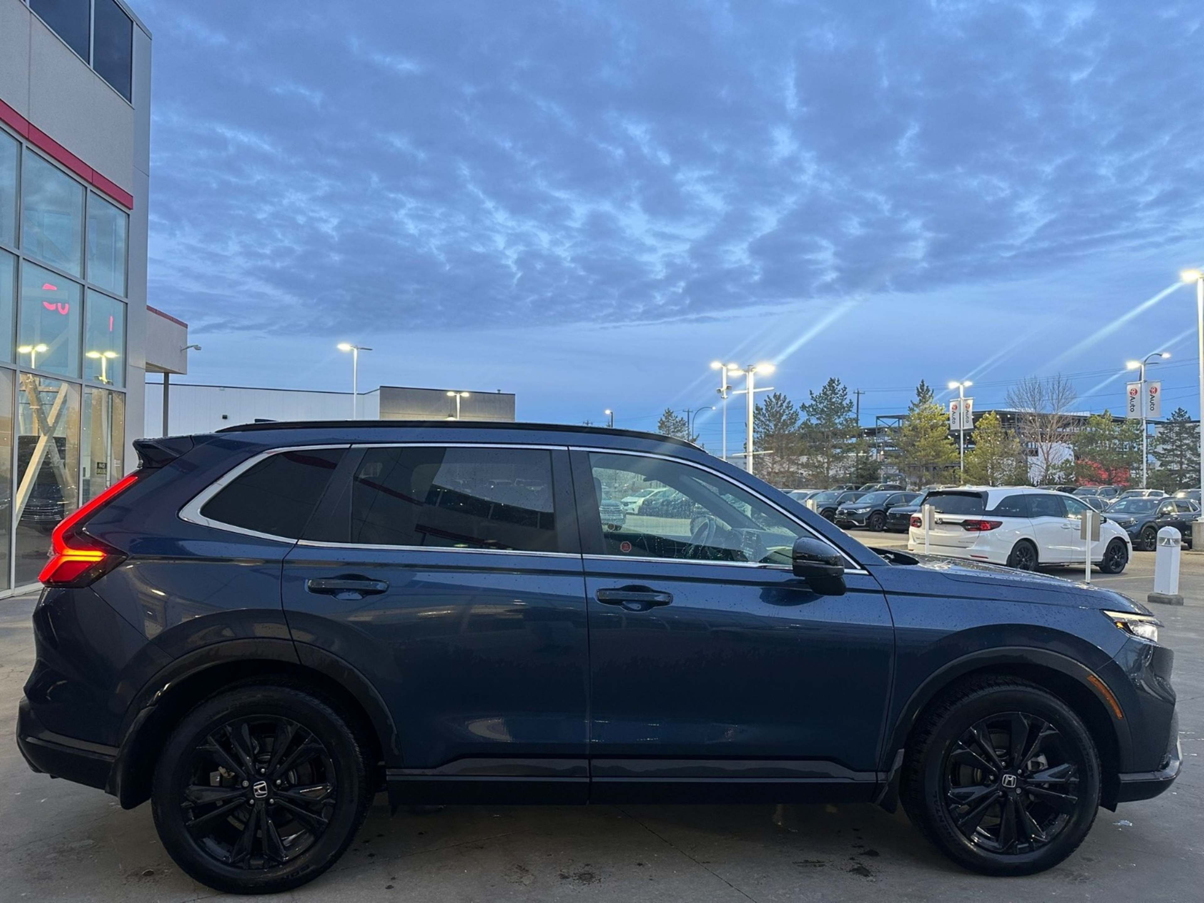 2023 Honda CR-V Sport Touring photo 3