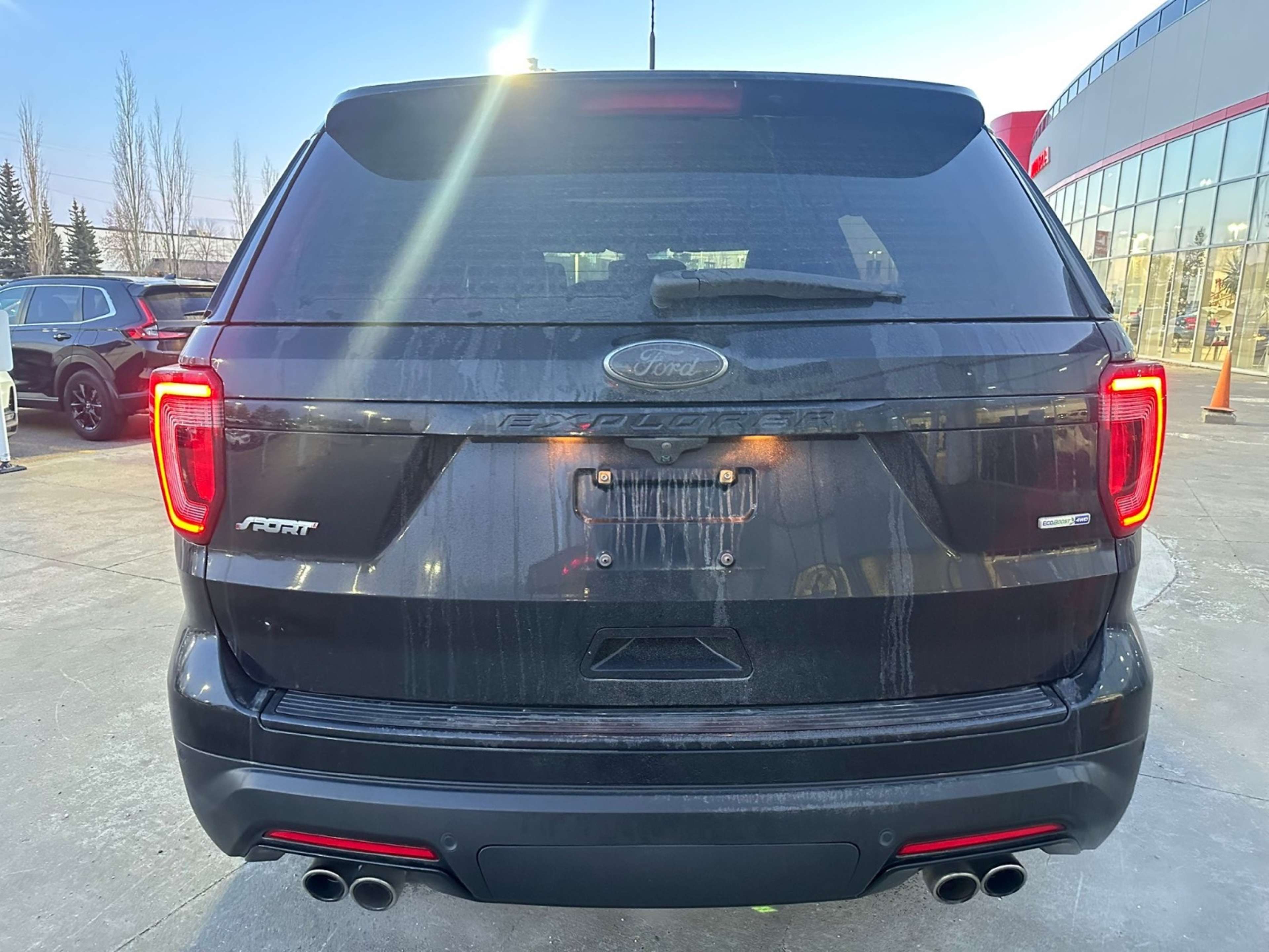 2018 Ford Explorer Sport photo 2