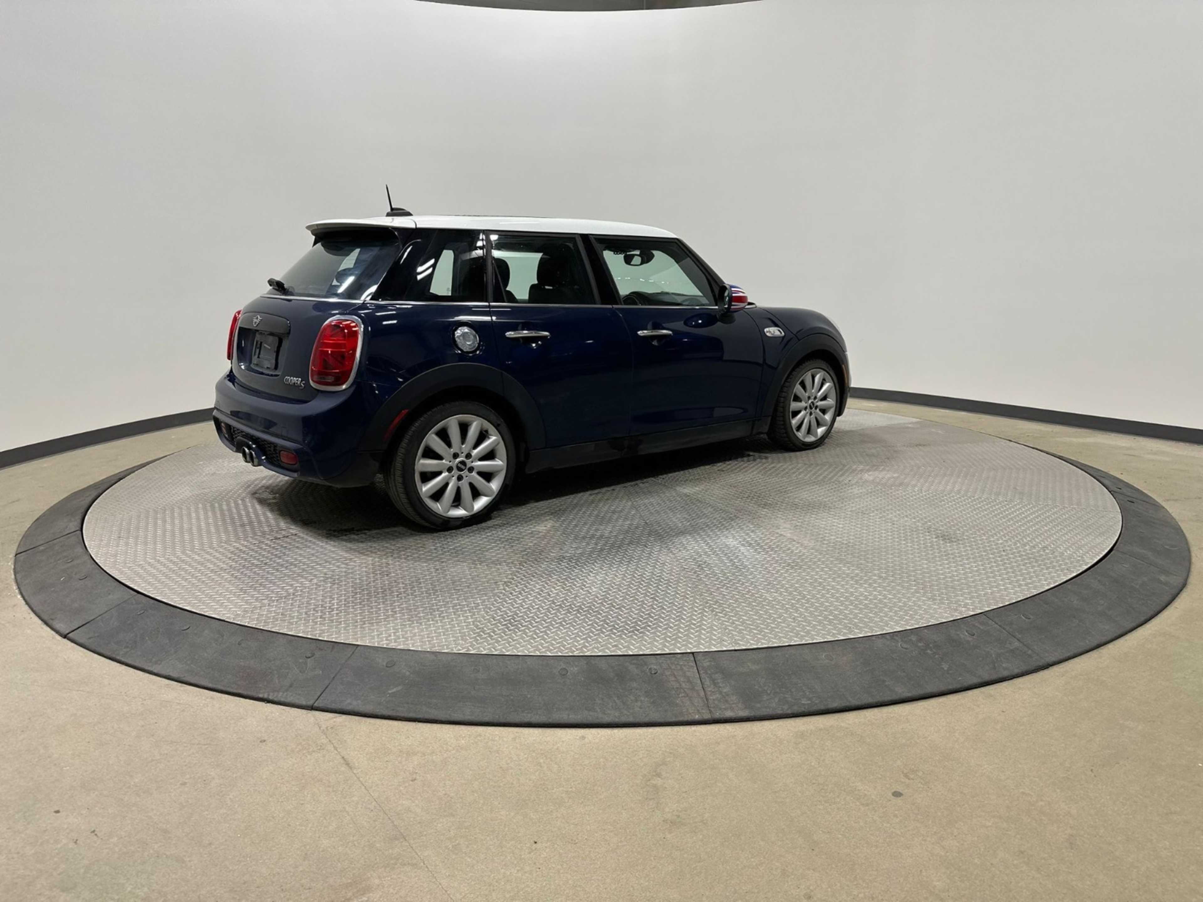 2019 Mini Hardtop photo 3
