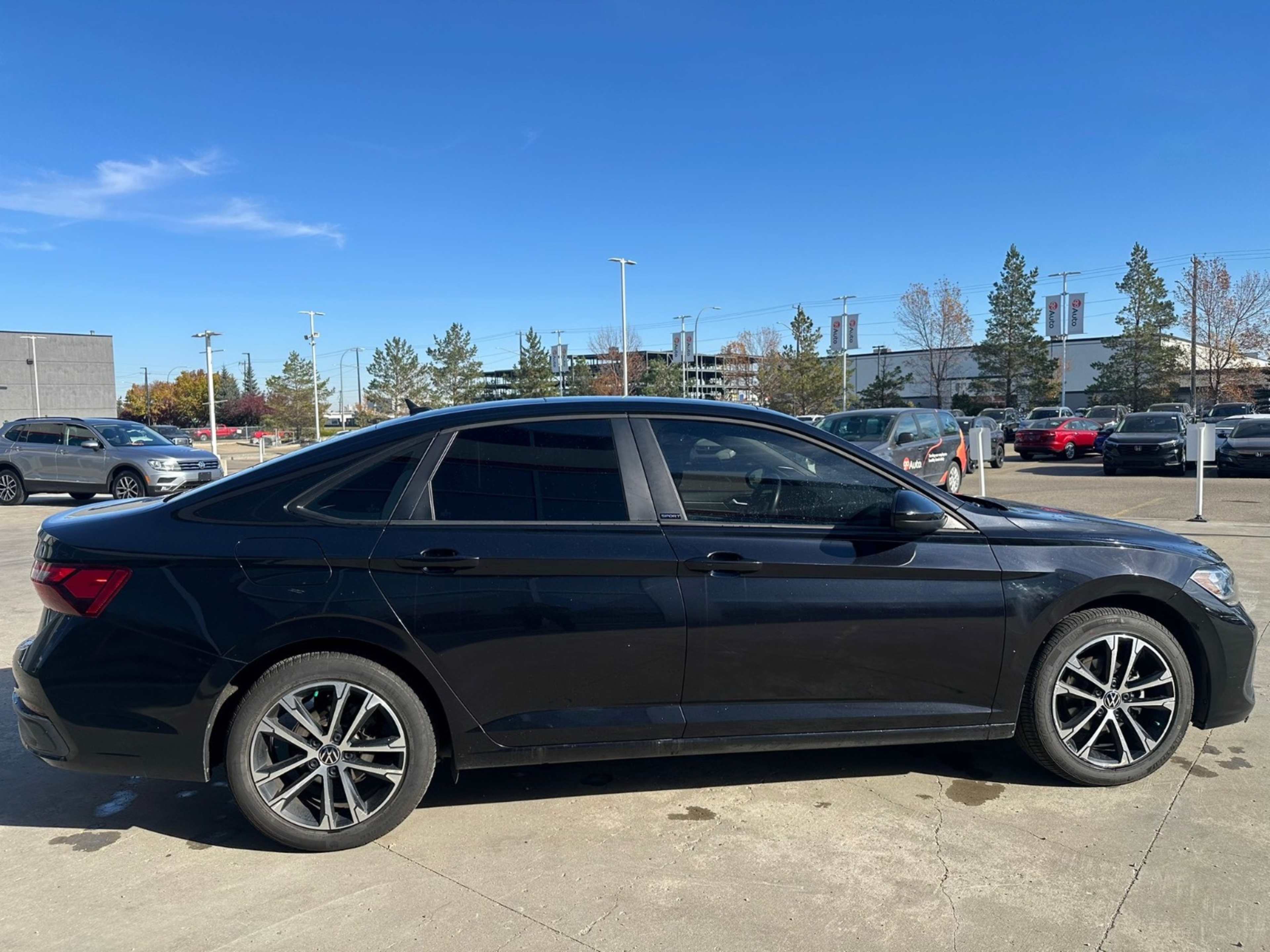 2024 Volkswagen Jetta Comfortline photo 3