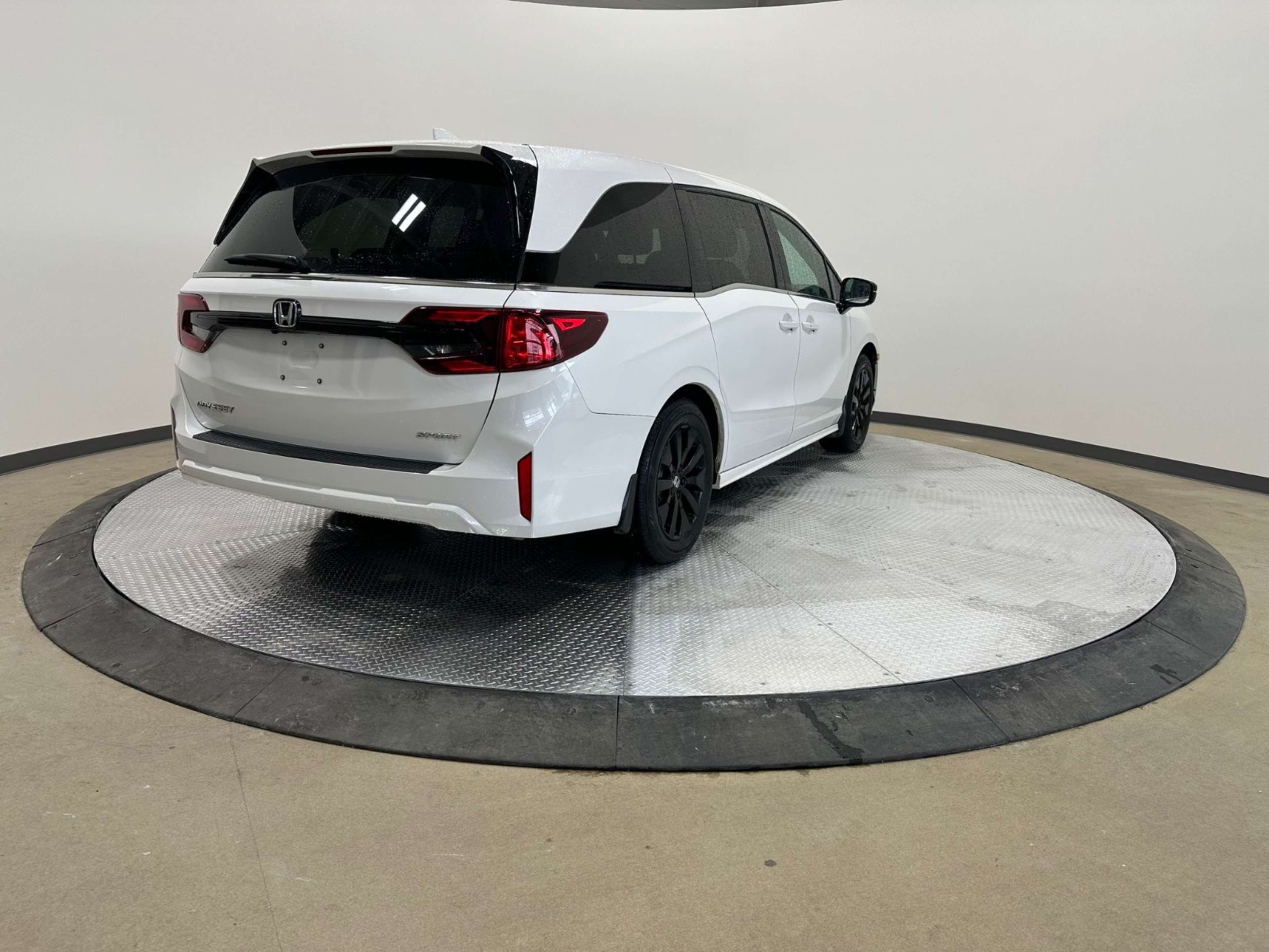 2025 Honda Odyssey photo 2