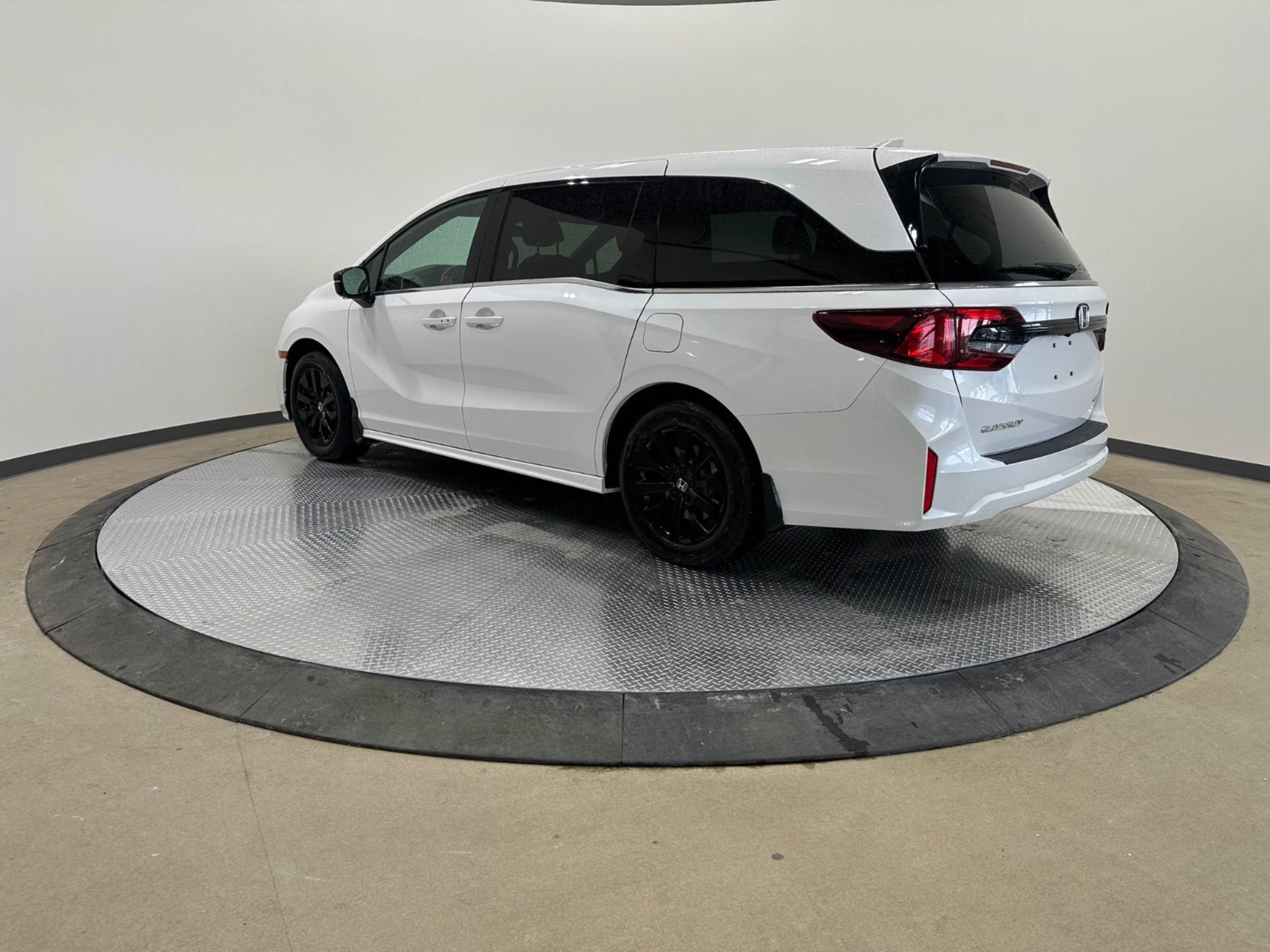 2025 Honda Odyssey photo 4