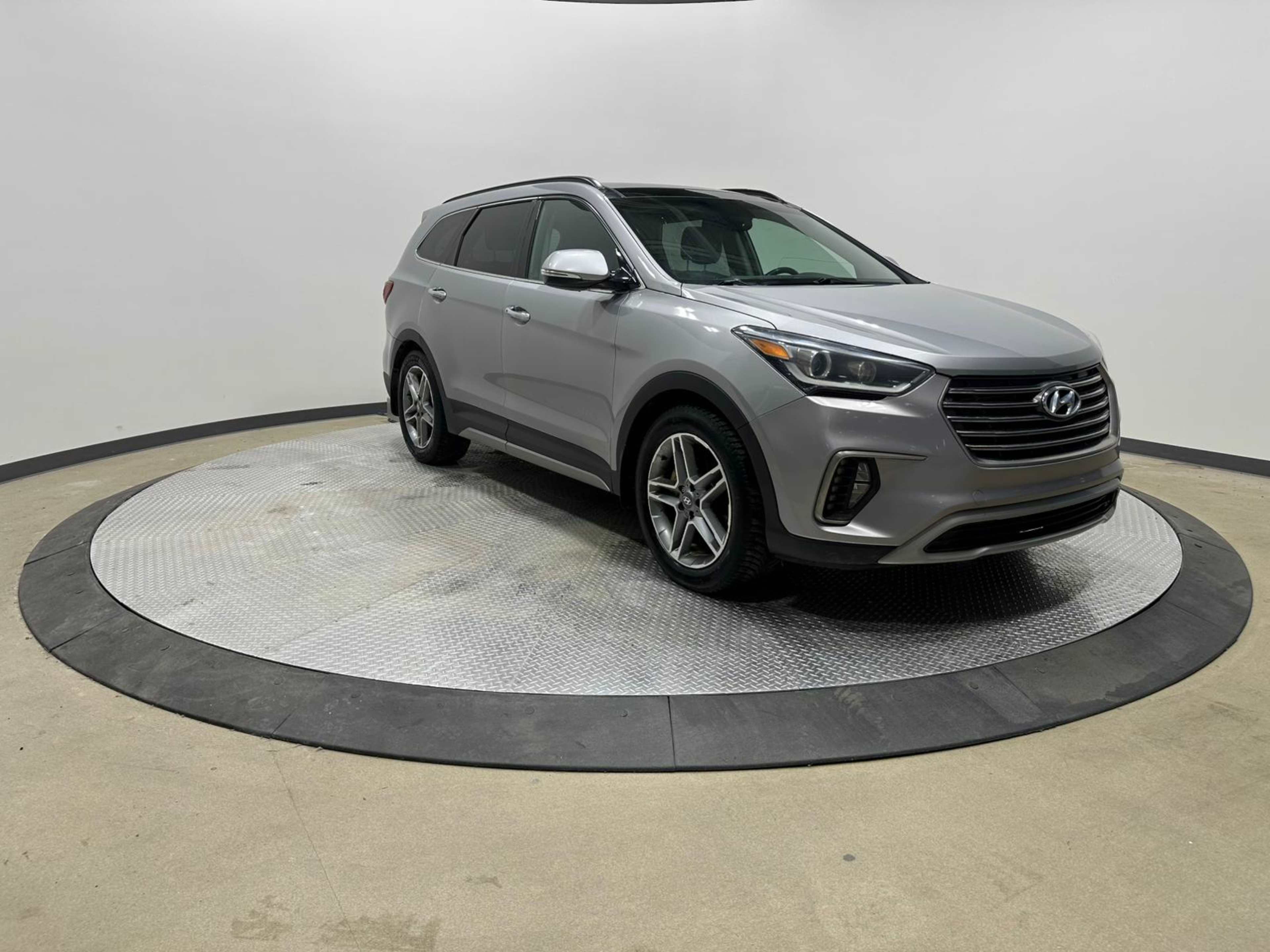 Voxcar HYUNDAI Santa Fe SUV in , VICTORIA