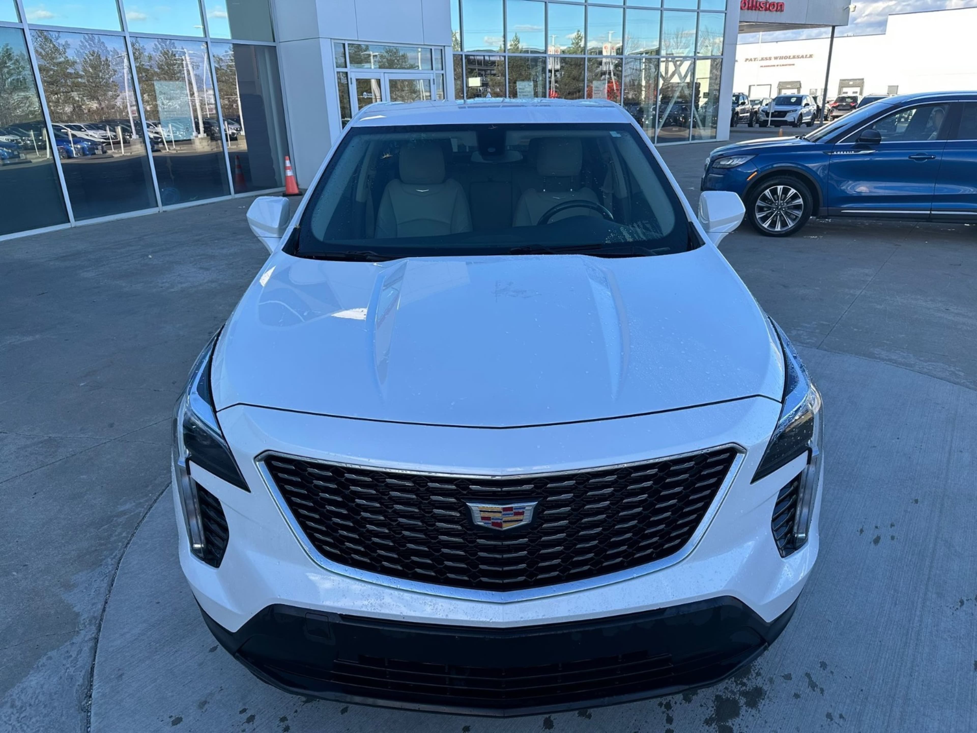 2019 Cadillac XT4 Luxury photo 2