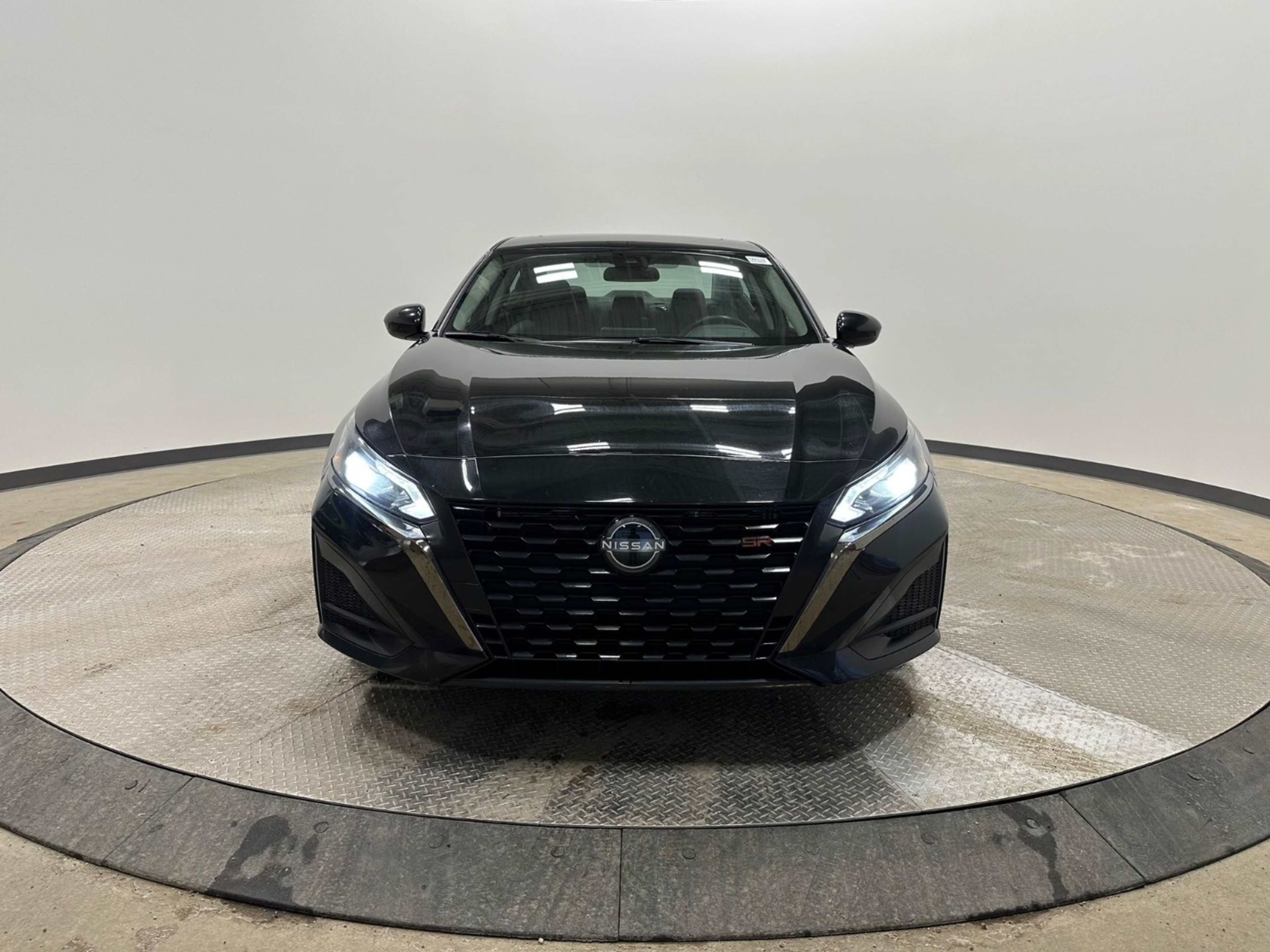 2024 Nissan Altima 2.5 SR photo 2