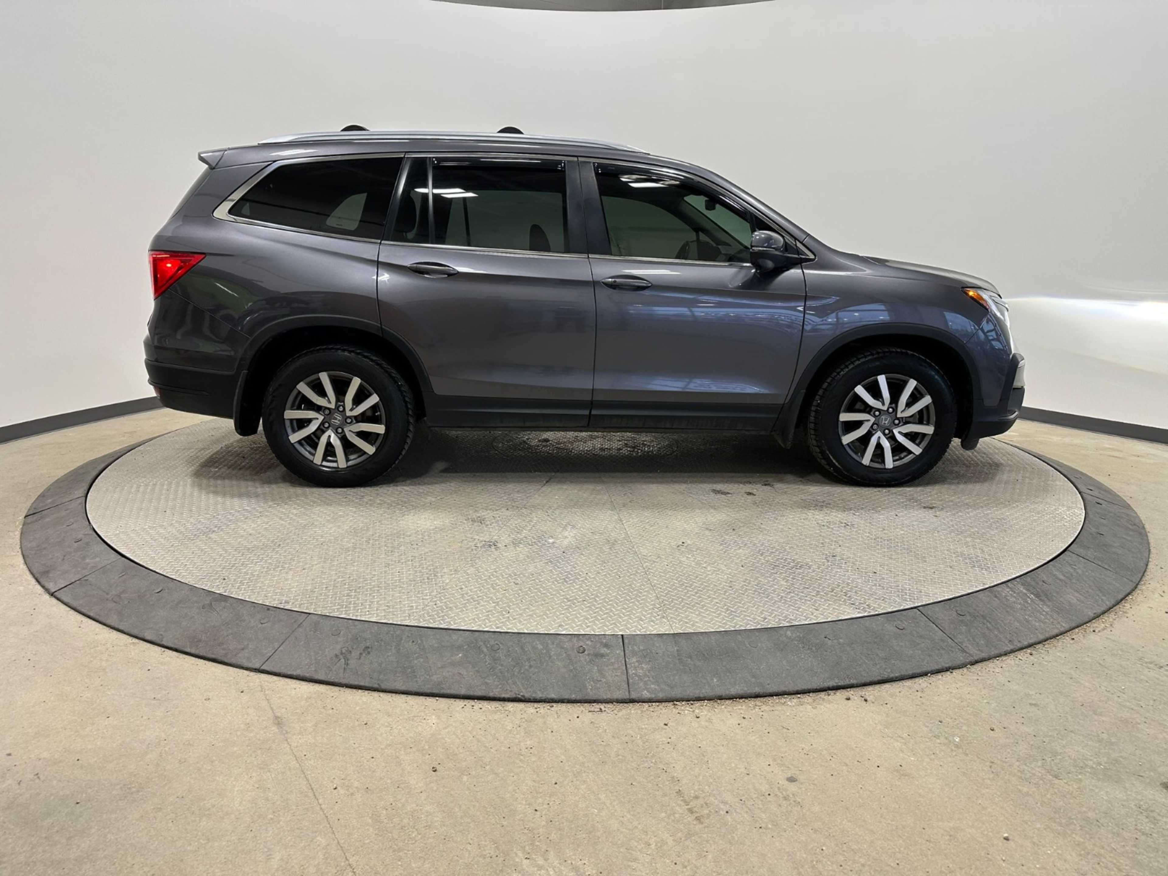 2019 Honda Pilot EX photo 2