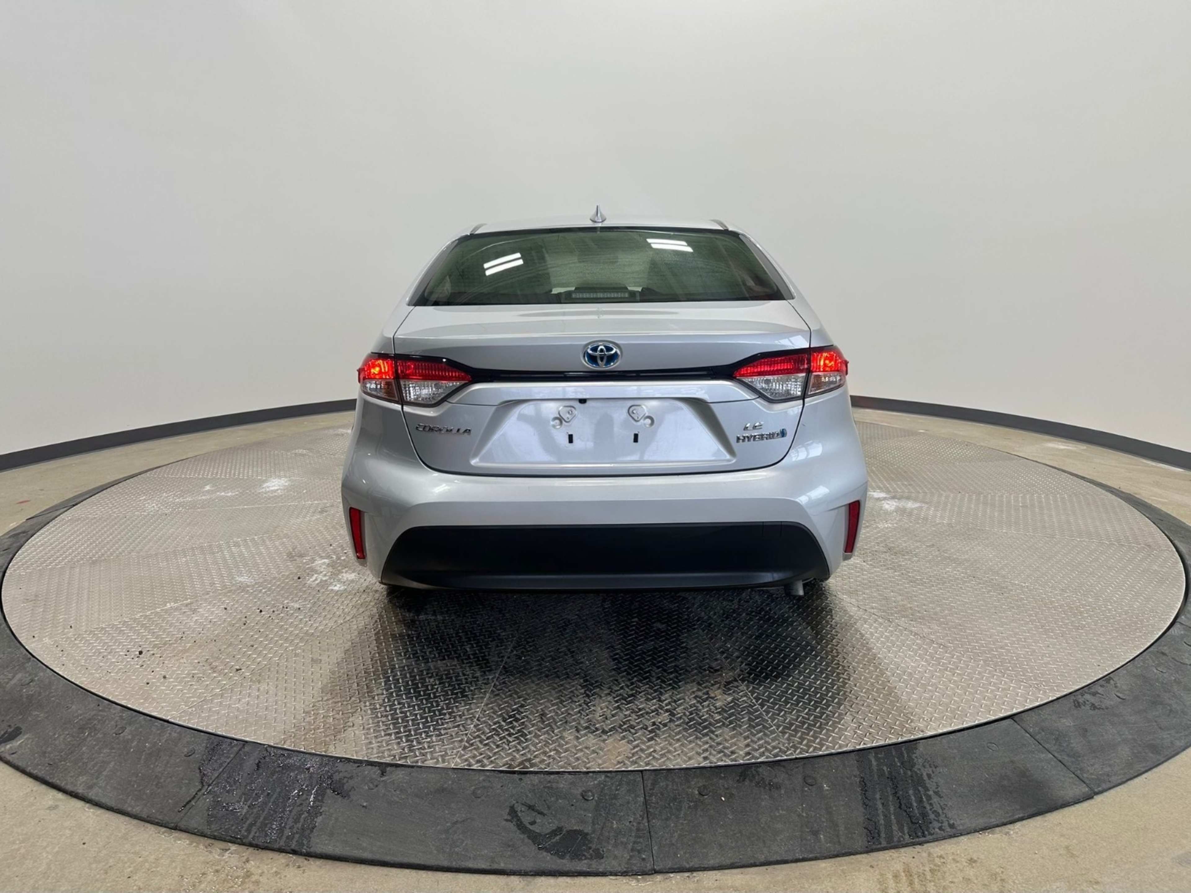 2023 Toyota Corolla Hybrid LE photo 4