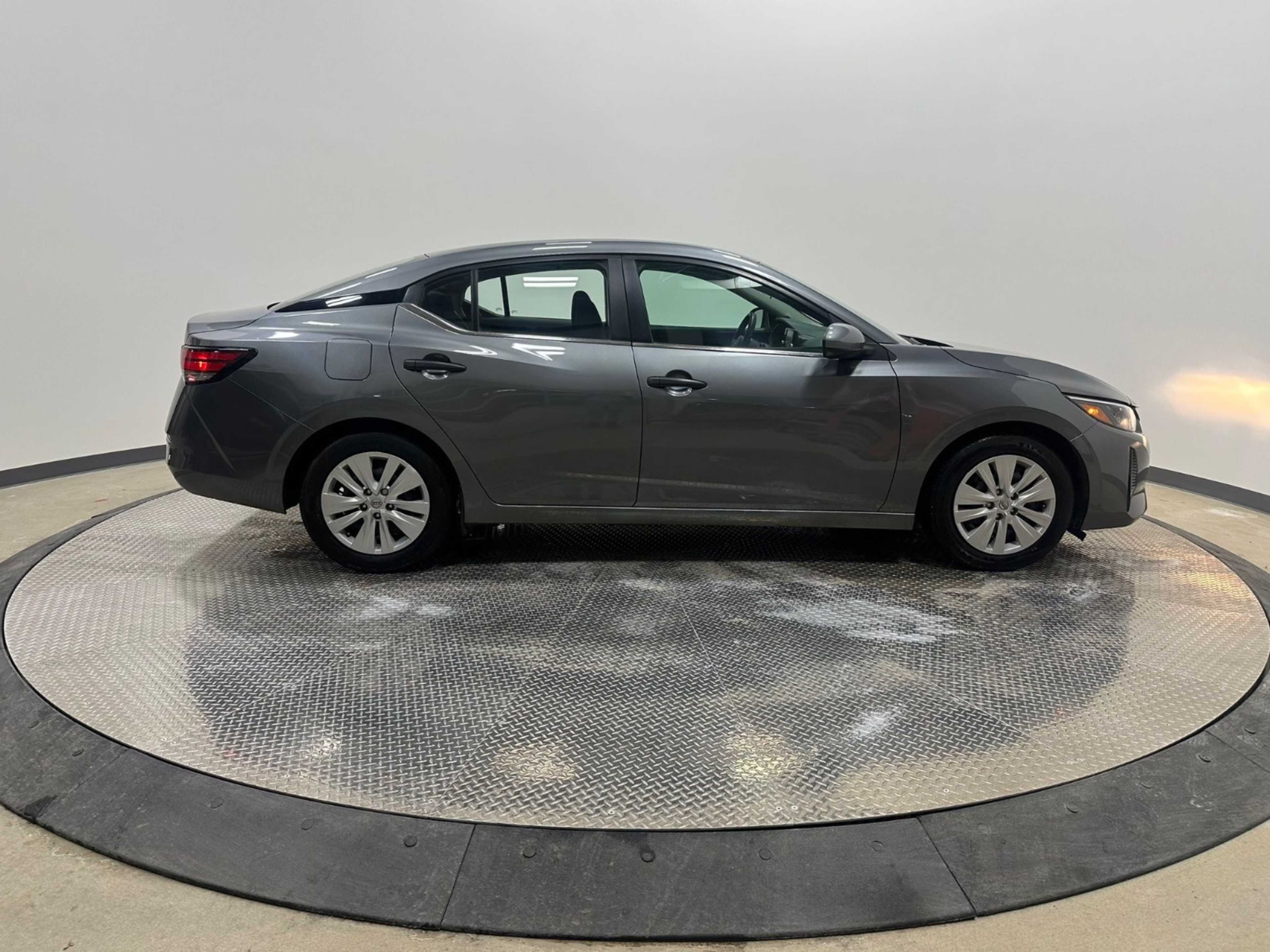 2024 Nissan Sentra S photo 4