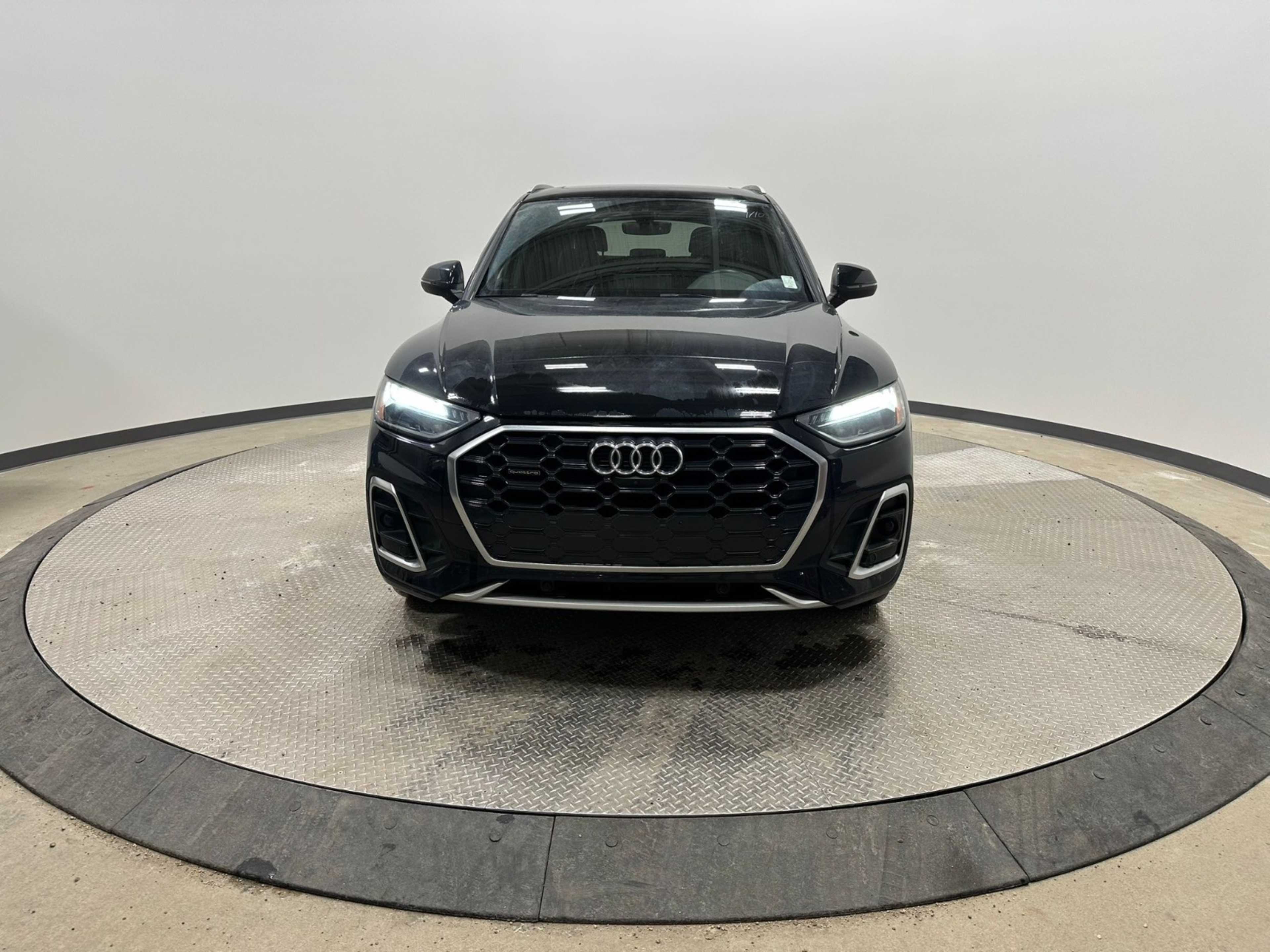 2021 Audi Q5 45 S line photo 2