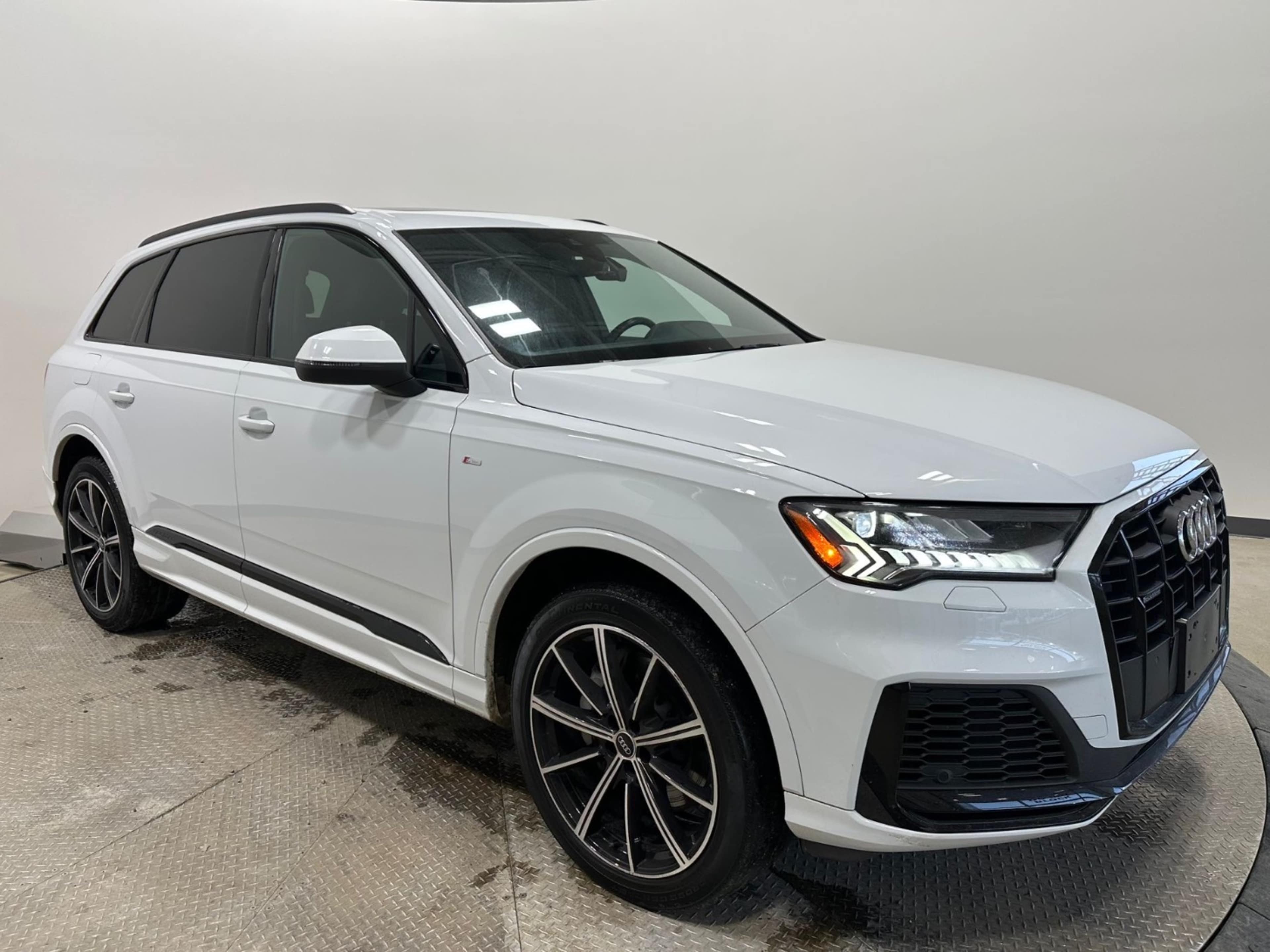 2023 Audi Q7 55 quattro S line photo 3