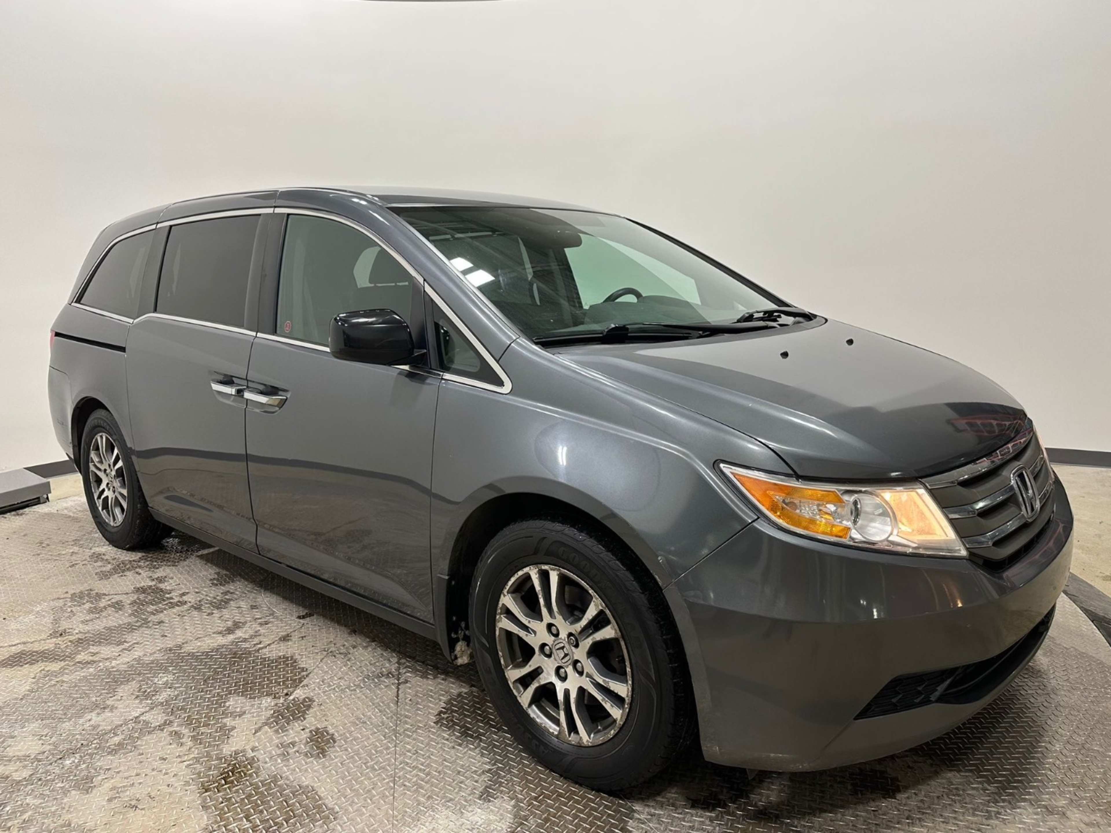 2013 Honda Odyssey EX photo 3