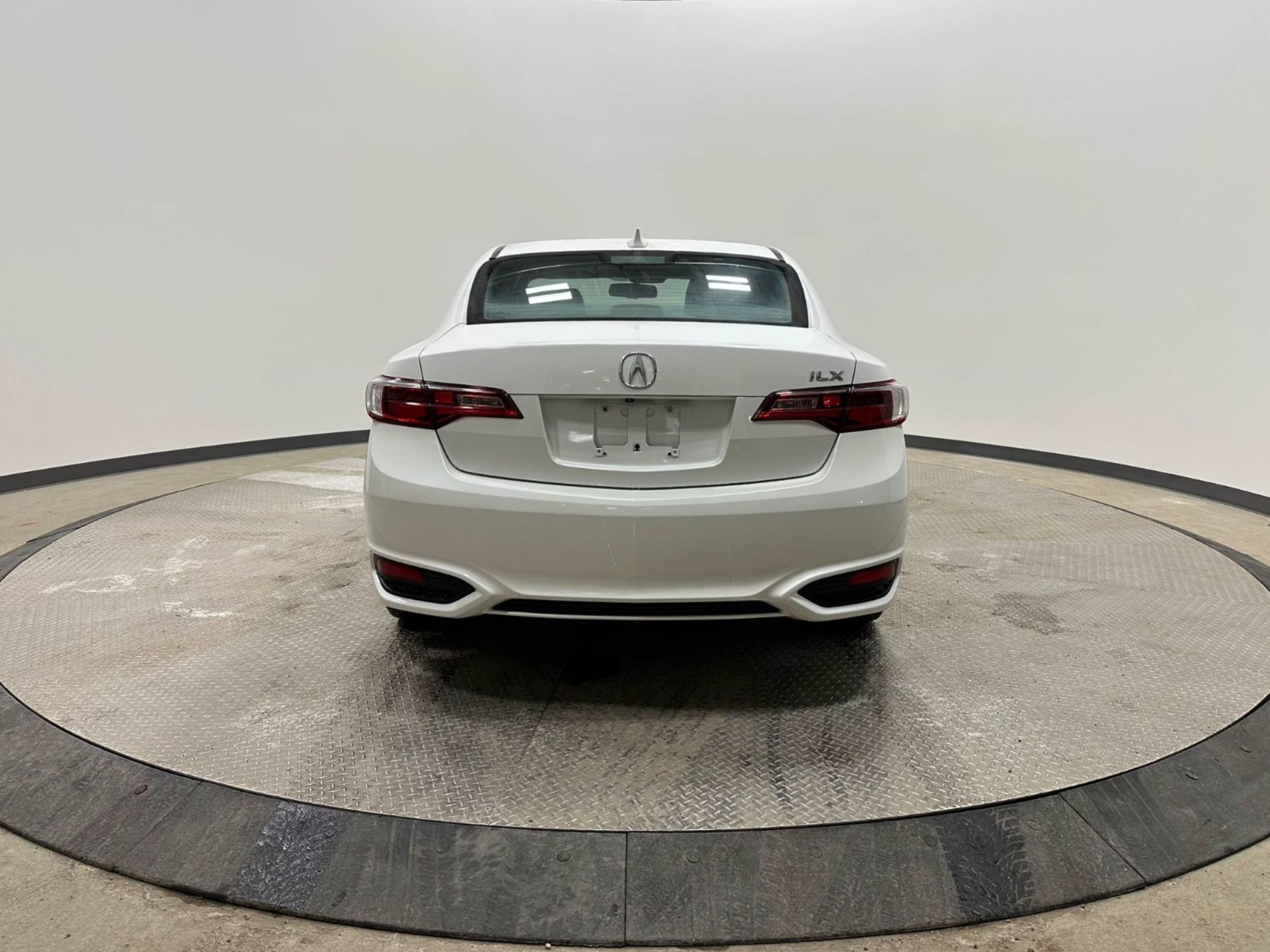 2018 Acura ILX Premium Technology Plus photo 4