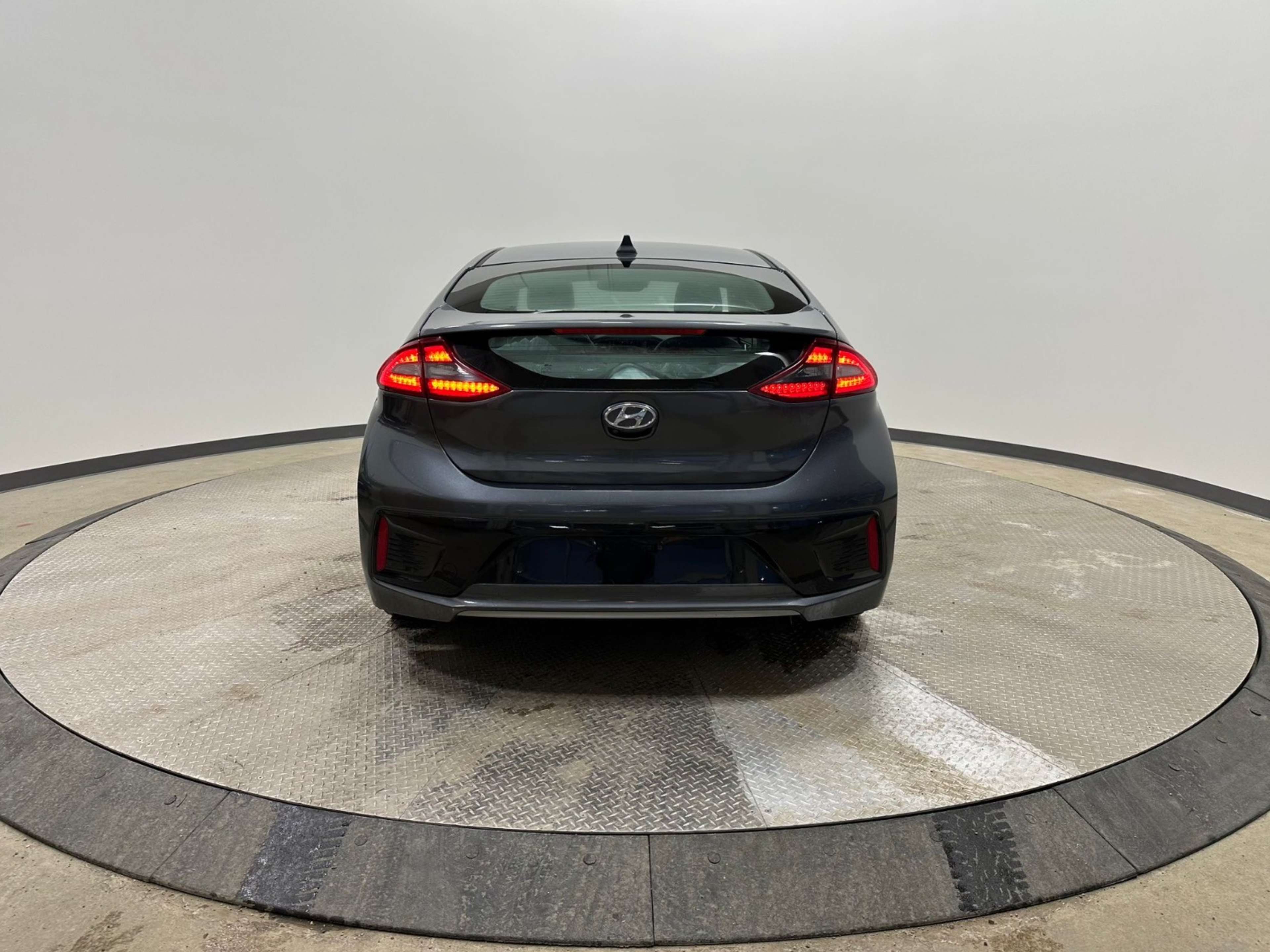 2018 Hyundai Ioniq Limited photo 4