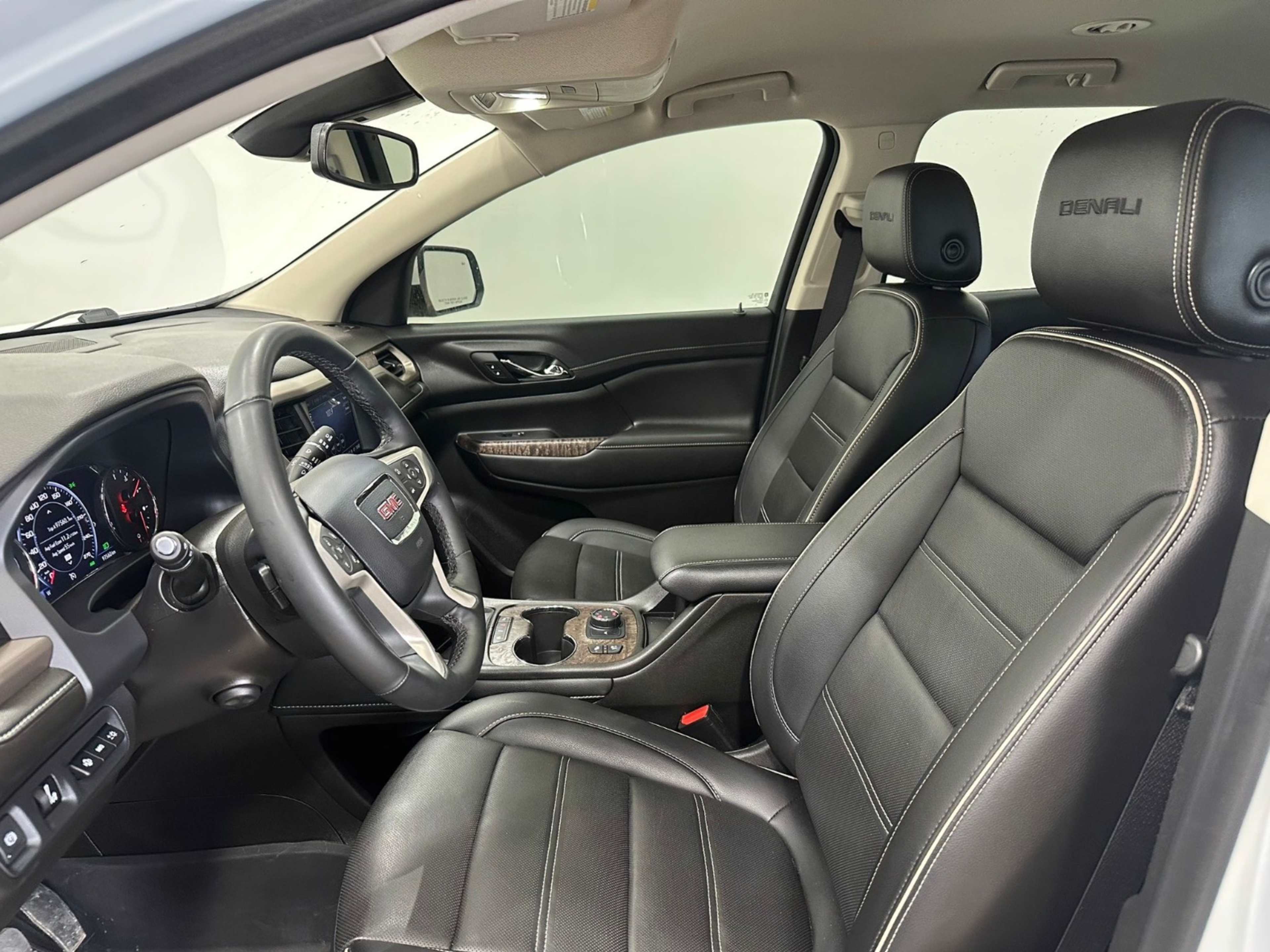 2023 Gmc Acadia Denali photo 3