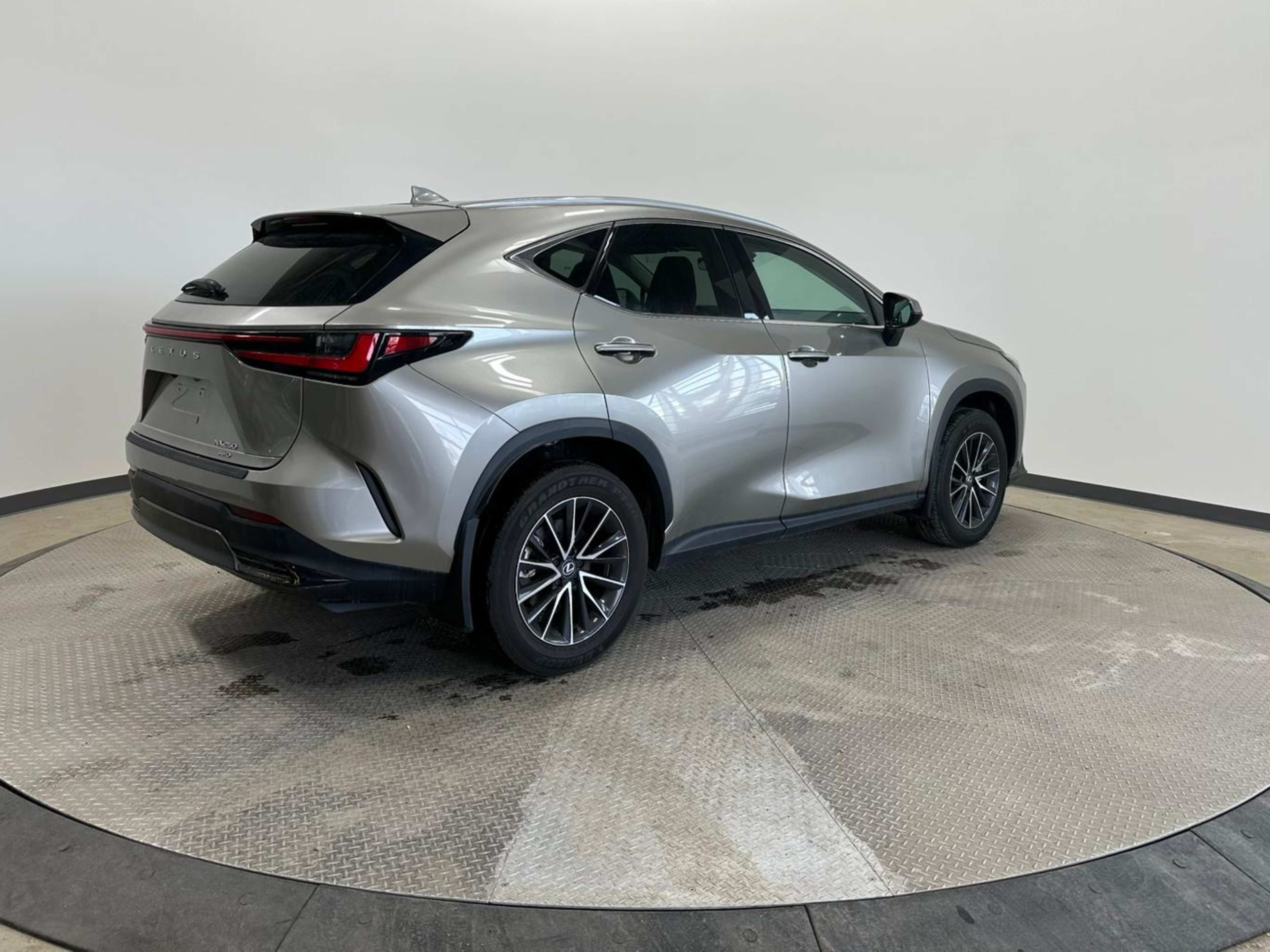 2024 Lexus NX 350 photo 3