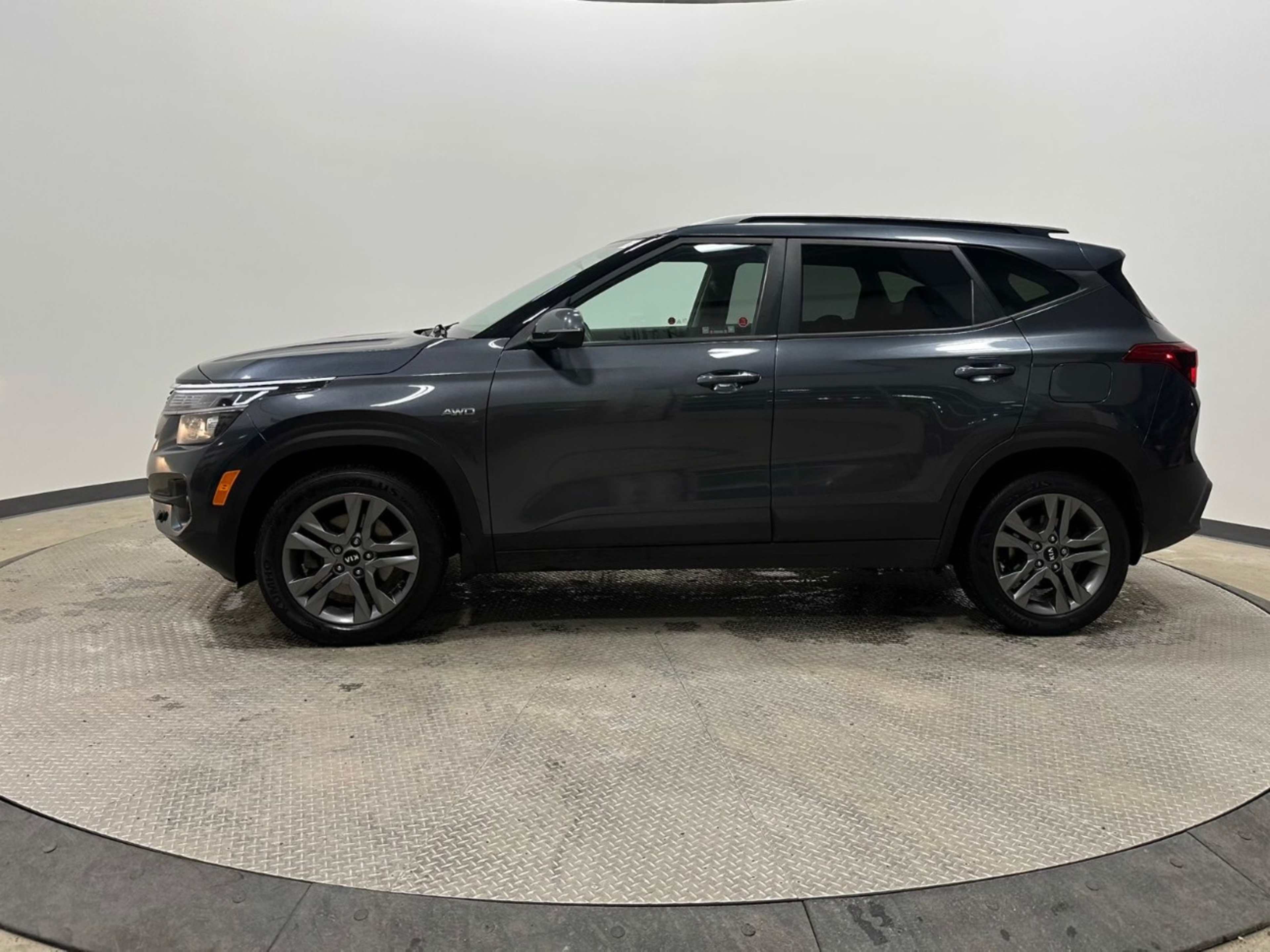 2021 Kia Seltos LX photo 2