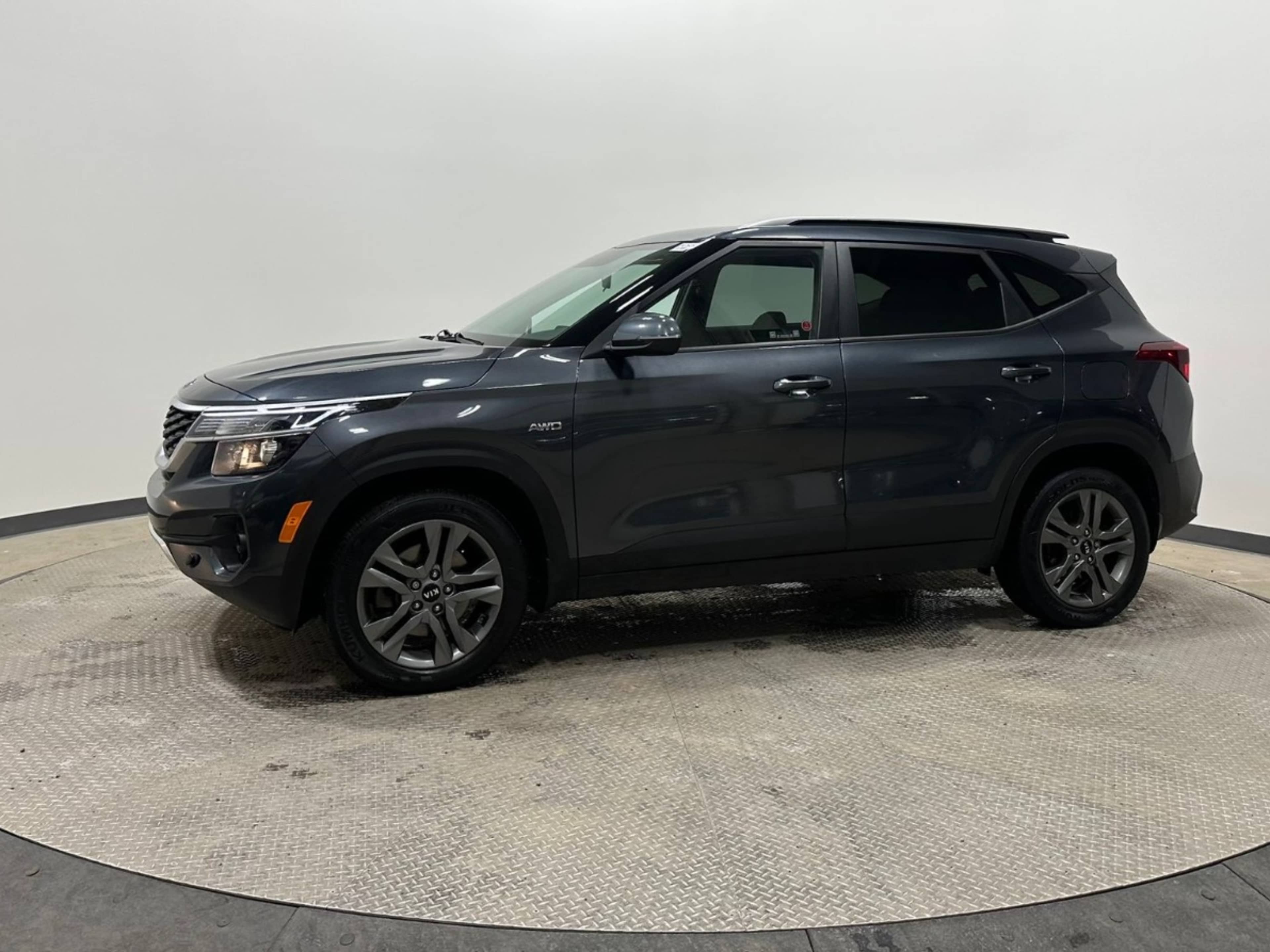 2021 Kia Seltos LX photo 3