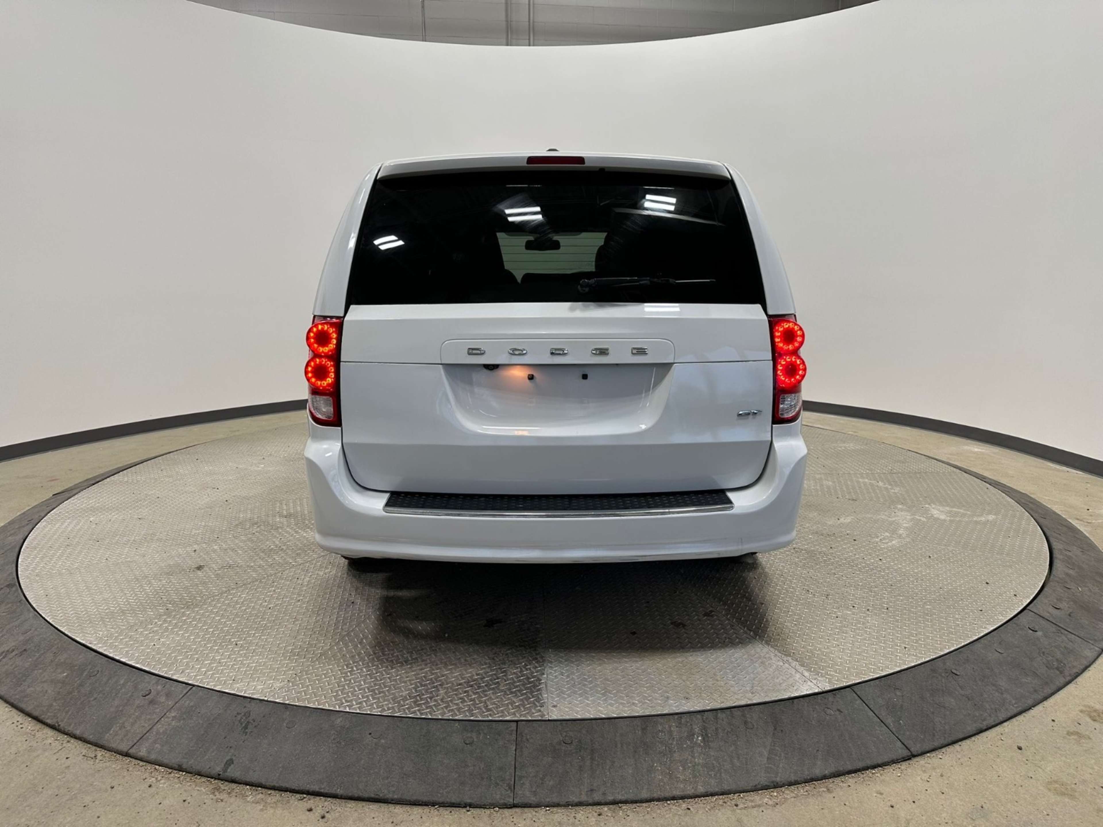 2020 Dodge Grand Caravan GT photo 4