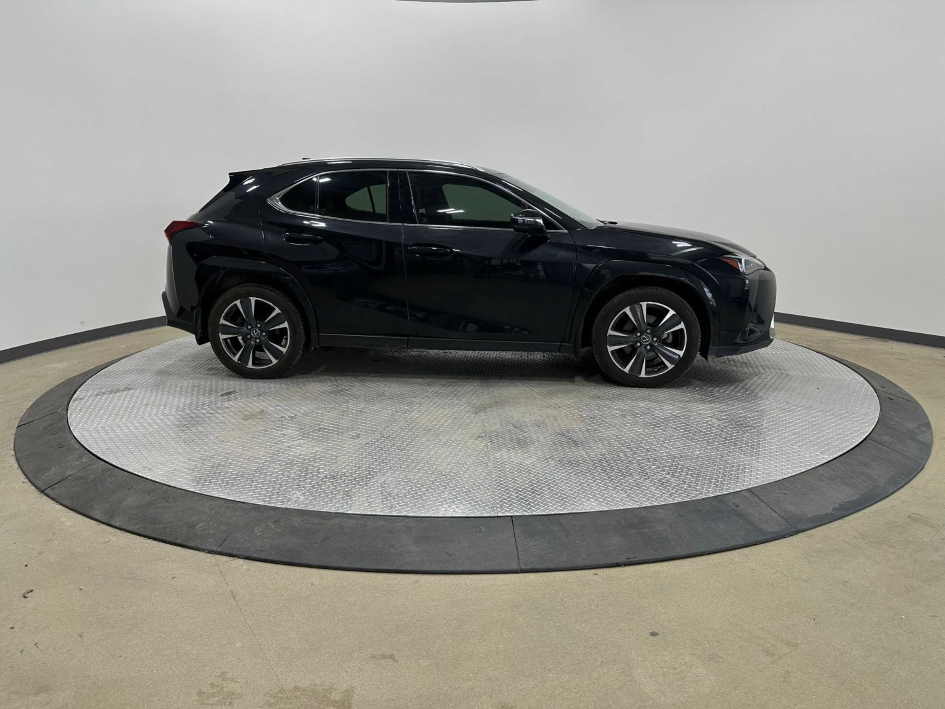2024 Lexus UX 250h Premium photo 2