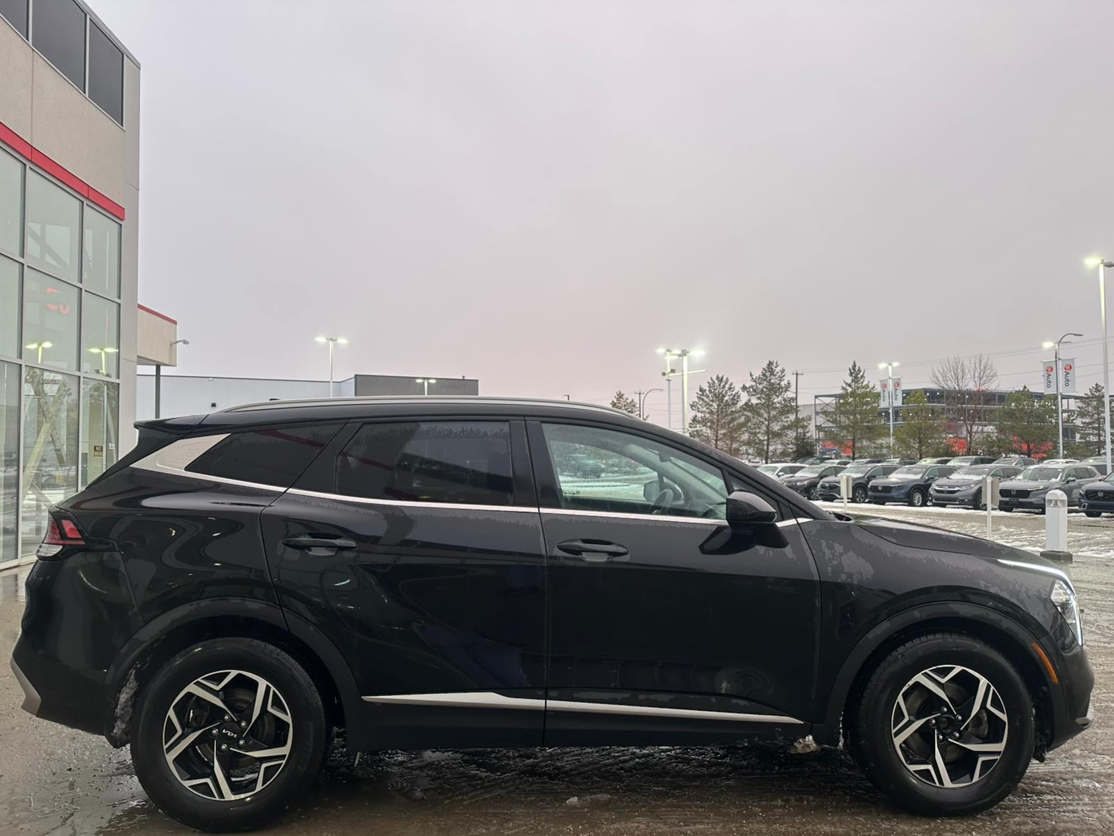 2023 Kia Sportage LX photo 3
