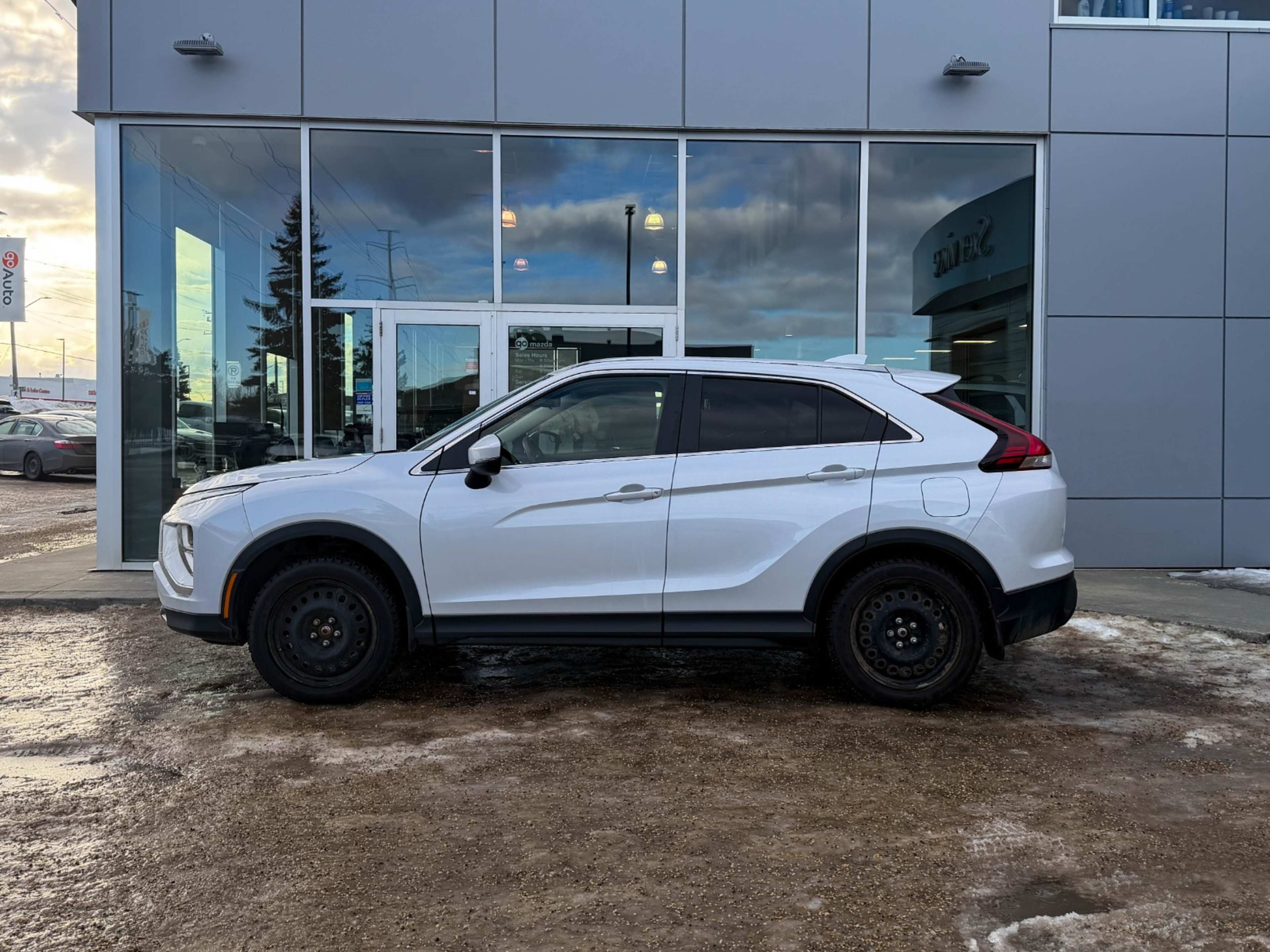 2023 Mitsubishi Eclipse Cross ES photo 3