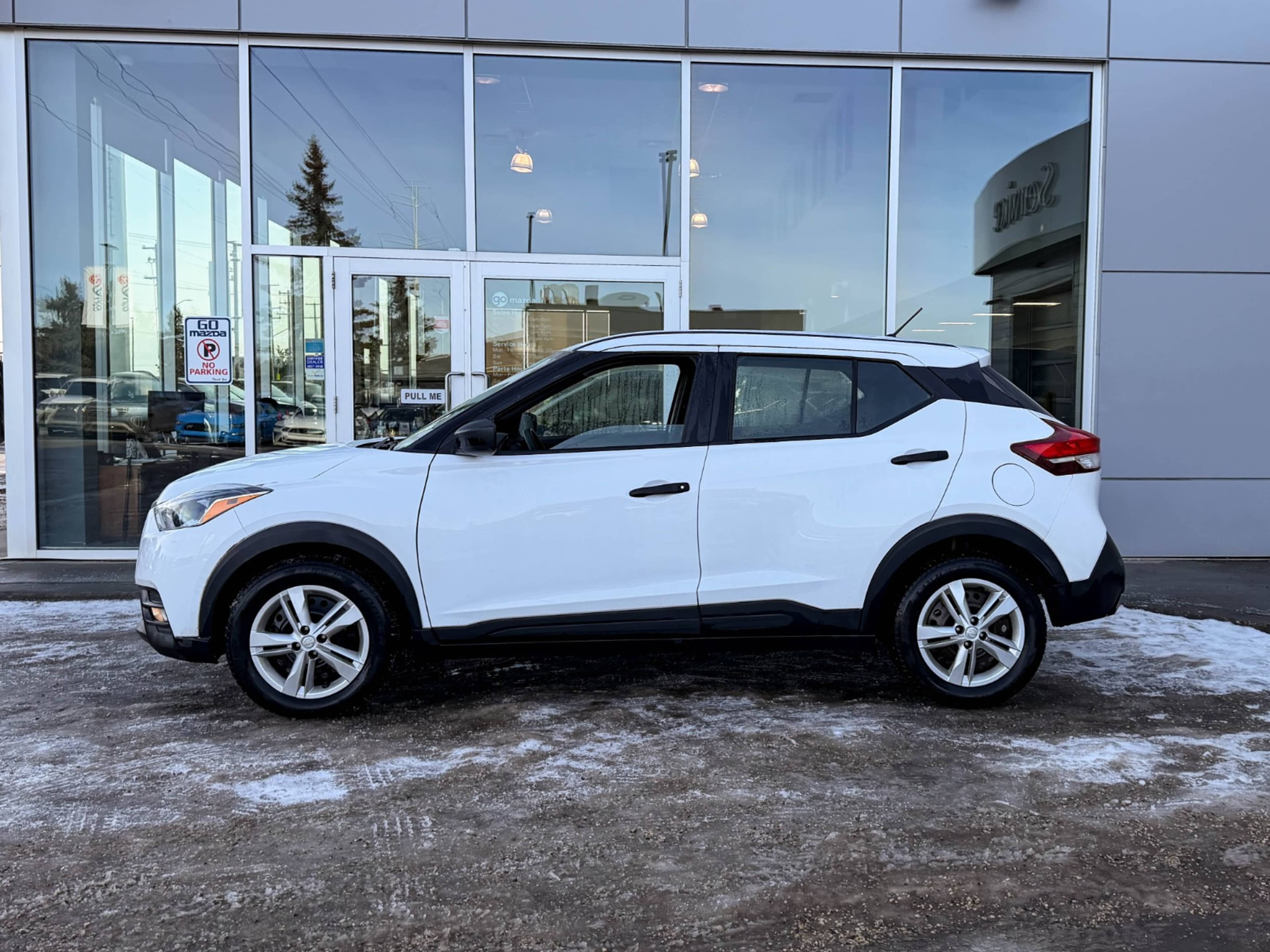 2019 Nissan Kicks S photo 3