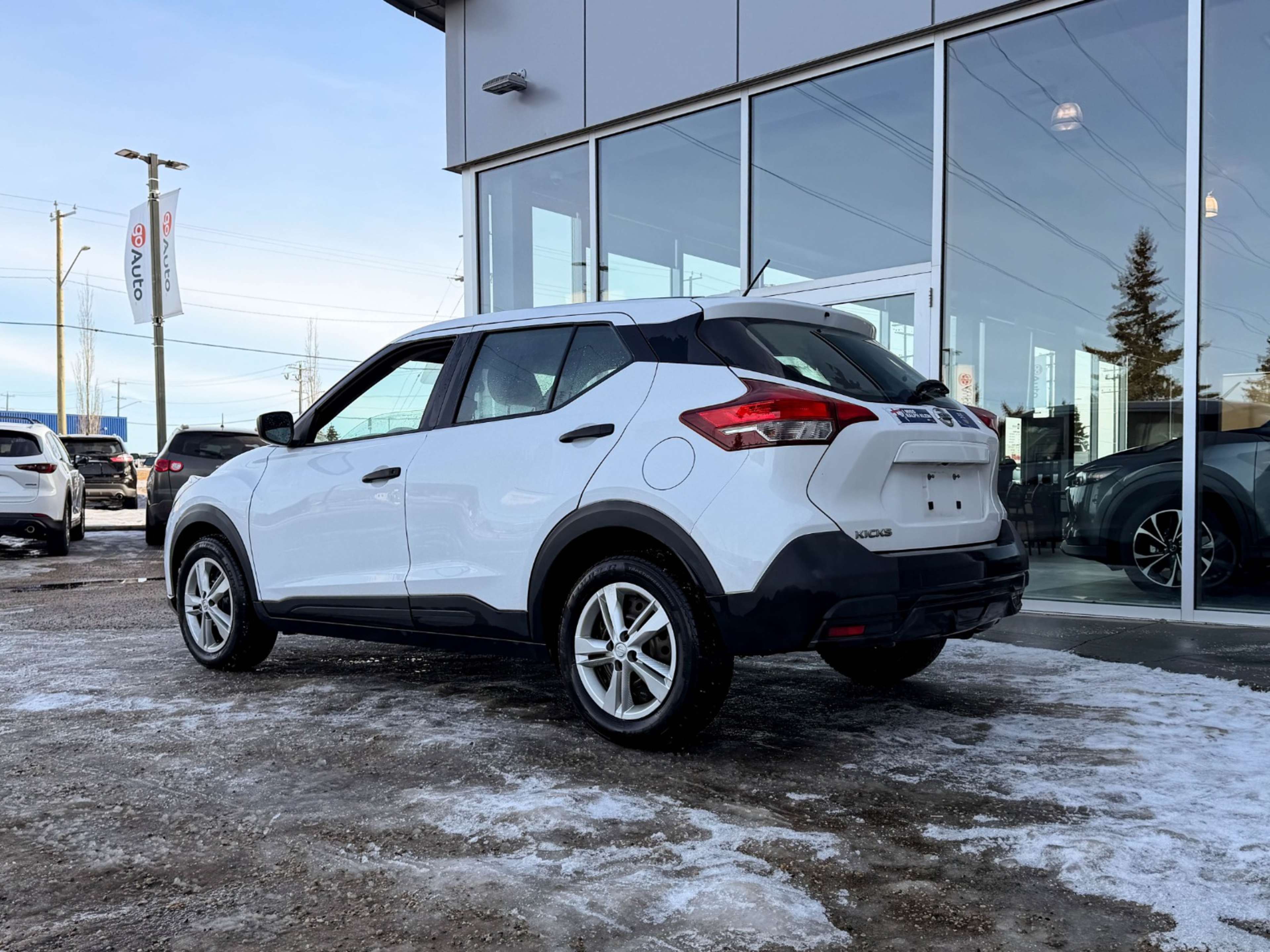 2019 Nissan Kicks S photo 4