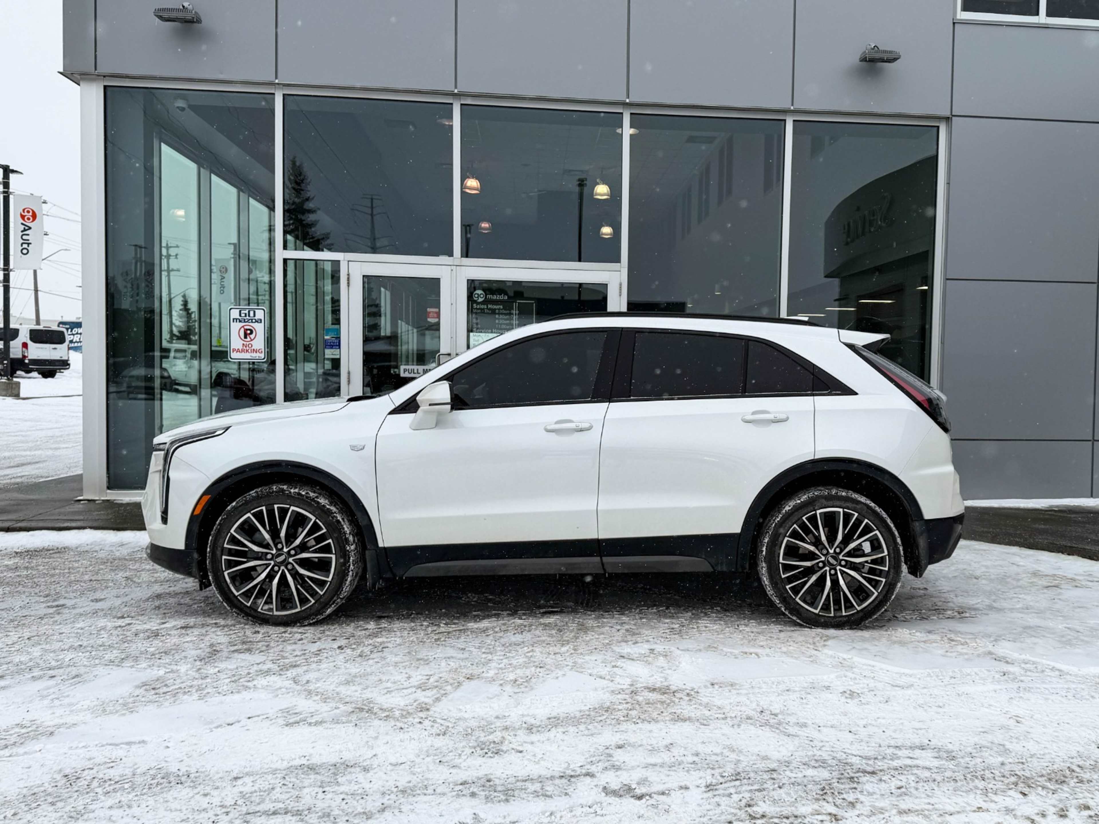 2024 Cadillac XT4 Sport photo 2