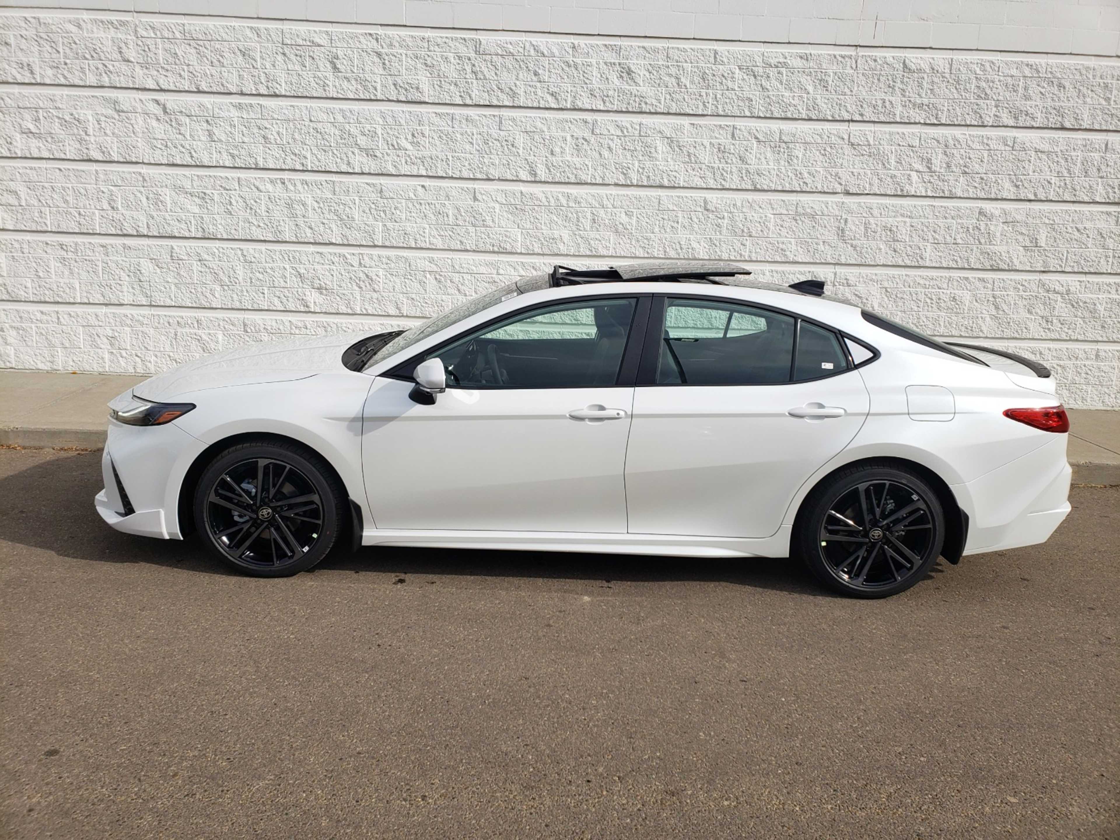 2025 Toyota Camry XSE photo 3